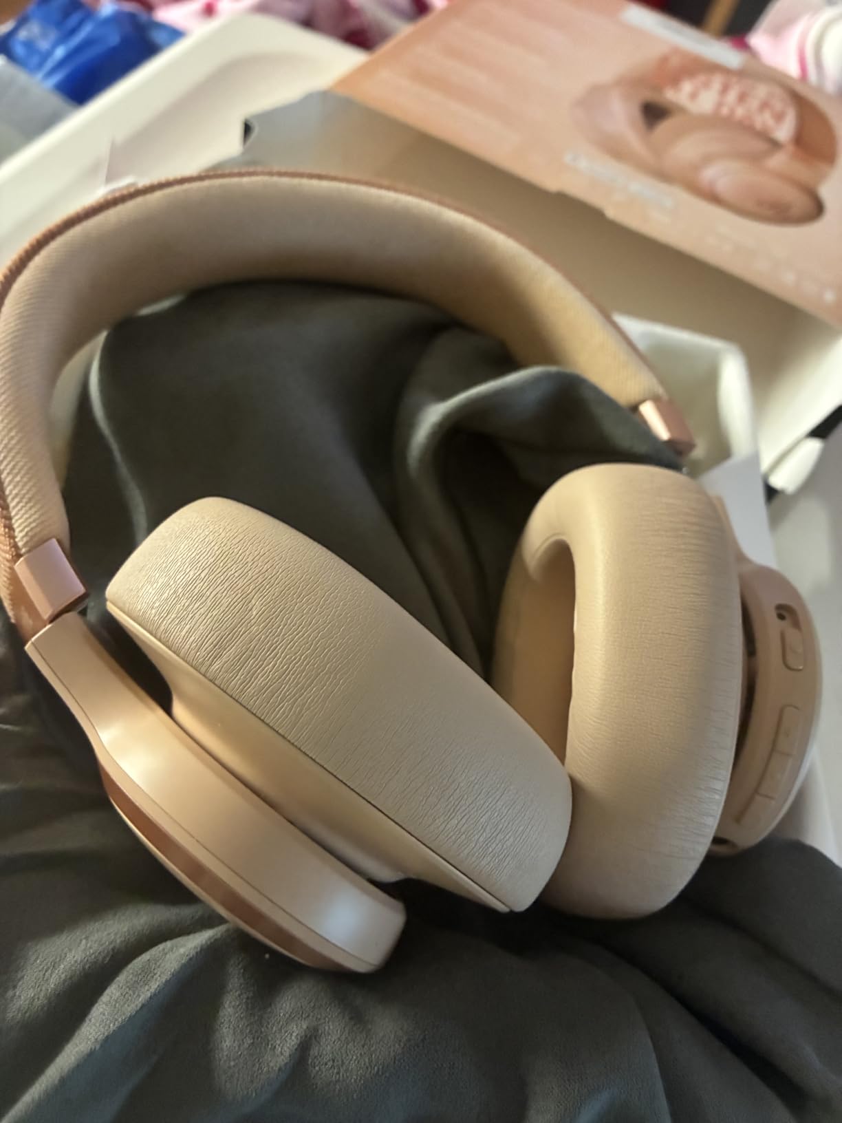 JBL Live 770NC - Wireless Over-Ear Headphones with True Adaptive Noise Cancelling with Smart Ambient, Up to 65 Hours of Battery Life, Comfort-fit Fabric Headband & Carrying Pouch (Black) customer photo 1