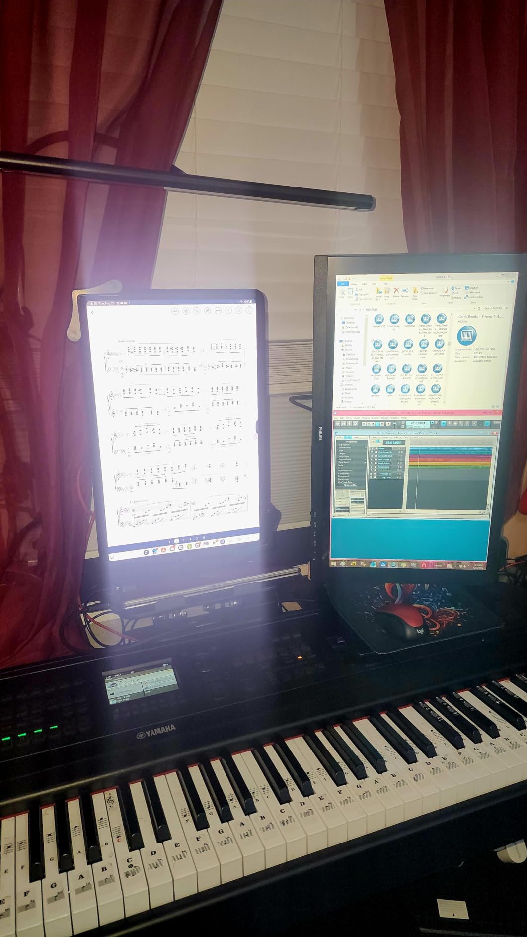 Philips 22 Inch Computer Monitor FHD 100Hz VA VESA Flicker-Free, 221V8LB | 1920×1080 LED Monitor, 4ms GtG, Adaptive Sync, HDMI 1.4, Tilt Adjust, Low Blue Light, 4yr Advance Replacement Warranty customer photo 1