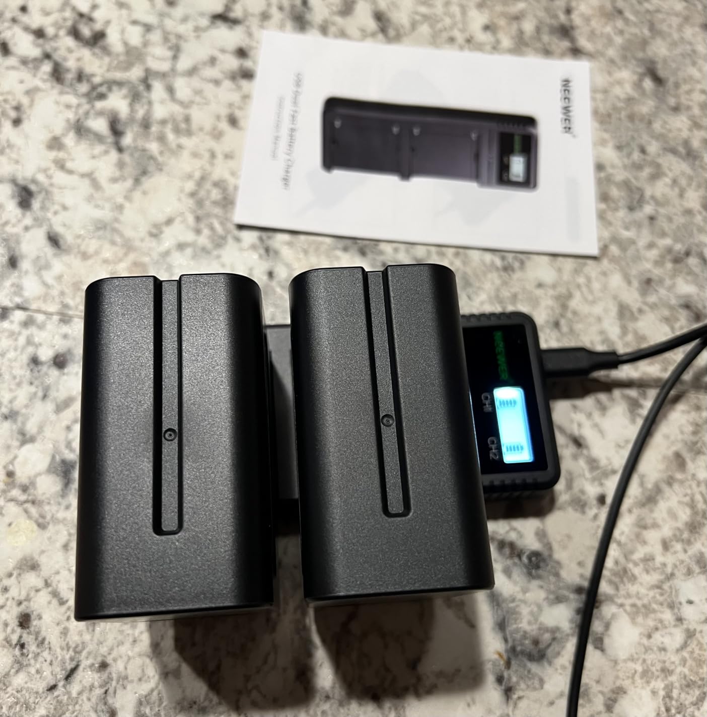 NEEWER 2Pcs NP-F970 7800mAh Replacement Batteries with Charger, Type C Battery Compatible with Sony NP-F970 F960 F950 F770 F750 F570 F550 FX3 FX30 A7 Canon R5 Nikon Z8, For Handycam LED Light Monitor customer photo 1