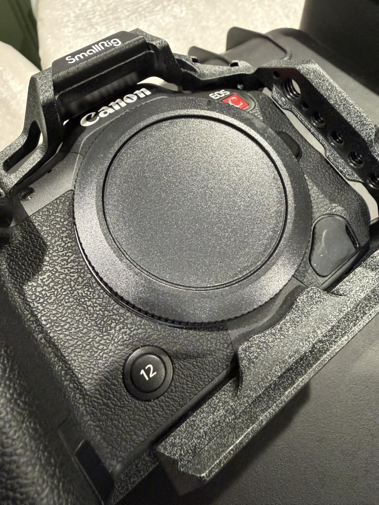 K&F Concept RF Mount Rear Lens Cap & Body Cap Cover & Hot Shoe Cover Kit, RF Lens Cap, RF Mount Back Cap, RF Cap for Canon EOS R50 R100 R10 R8 R7 R6 R6 II R5 R5C R3 RP customer photo 1