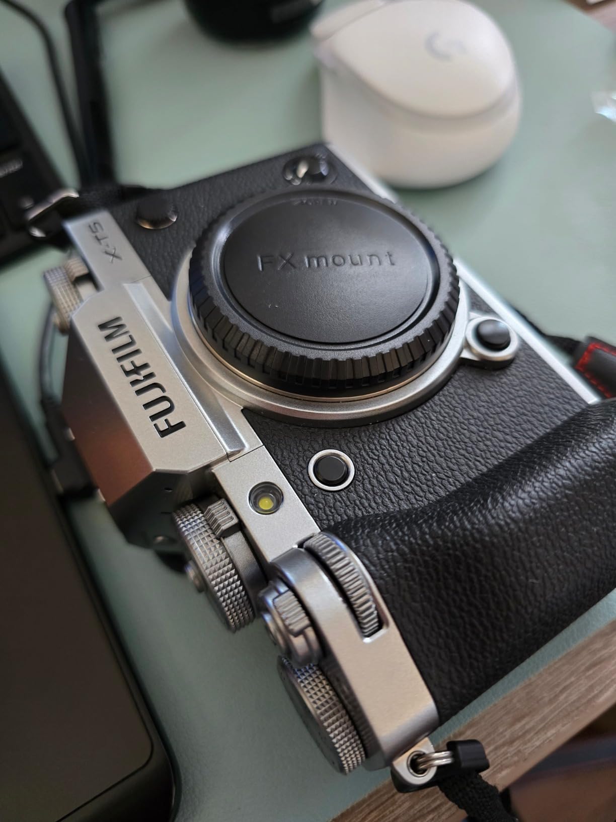 K&F Concept X Mount Body Cap Cover & Rear Lens Cap & Hot Shoe Cover Kit for Fuji Fujifilm X Mount X-Pro2 X-Pro3 X-T2 X-T3 XT4 XT5 X-E4 X-T30 X-E2 X-E2s X-E3 X-E4 X-A10 X-A7 X-A5 customer photo 1