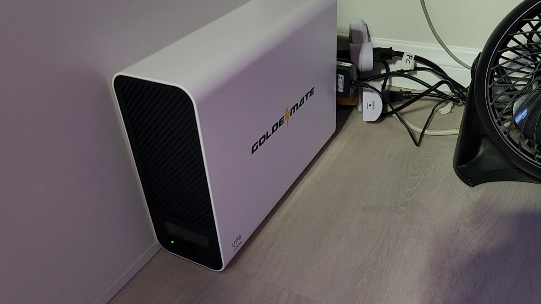 GOLDENMATE 1000VA/800W Lithium UPS Battery Backup & Surge Protector, Pure Sine Wave, 8 Outlets, Color LCD, 230Wh LiFePO4 customer photo 1