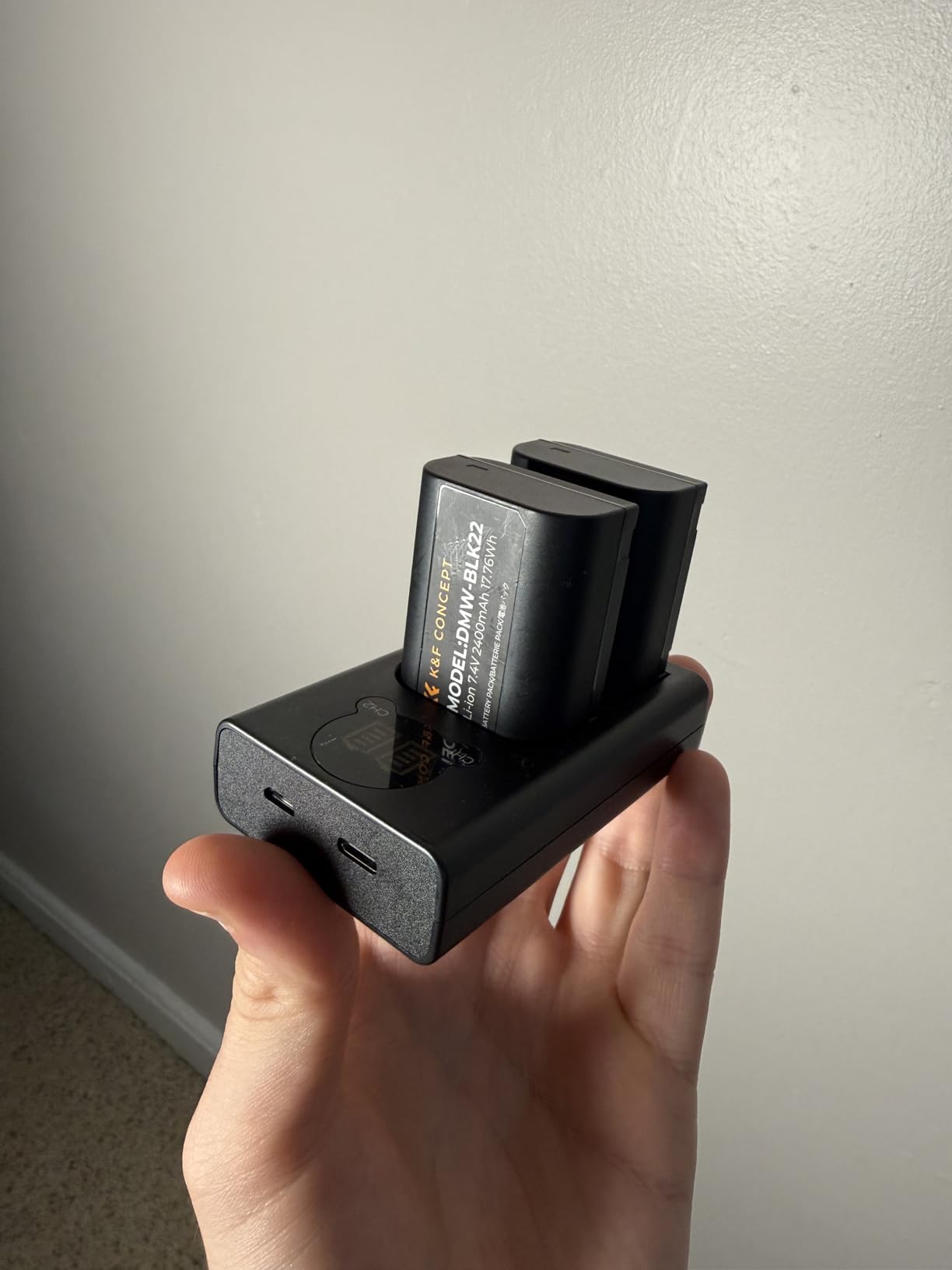 K&F Concept DMW-BLK22 Battery and Dual LCD Charger Compatible with Panasonic Lumix DC-S9 G9 S5 S5II S5IIX GH5II GH6 S5II S5M2 GH5M2 Cameras (2 x 2400mAh Batteries) customer photo 1