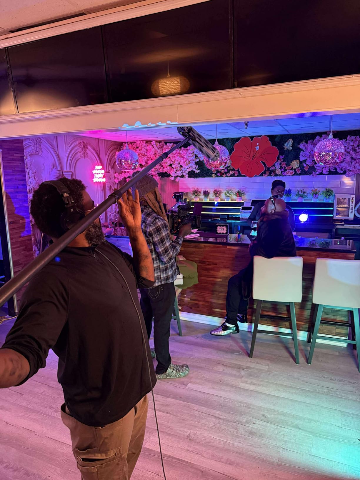 RAUBAY Microphone Boom Arm, 3-Section Extendable Handheld Mic Boom Pole with 1/4