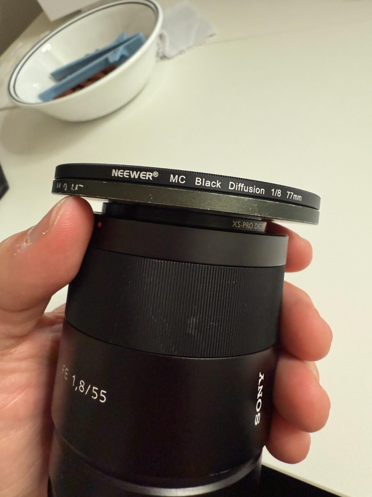 NEEWER 67mm Black Diffusion 1/8 Filter for Mist Cinematic Effect, Ultra Slim Water Repellent Scratch Resistant Optical Glass, Multiple Nano Coatings for Video Vlog Portrait Photography customer photo 2