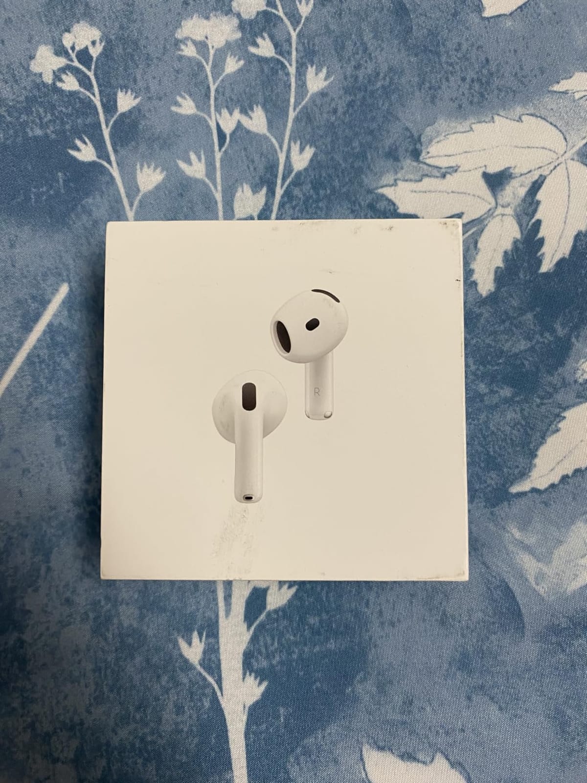 Apple AirPods 4 Wireless Earbuds with Active Noise Cancellation customer photo 2