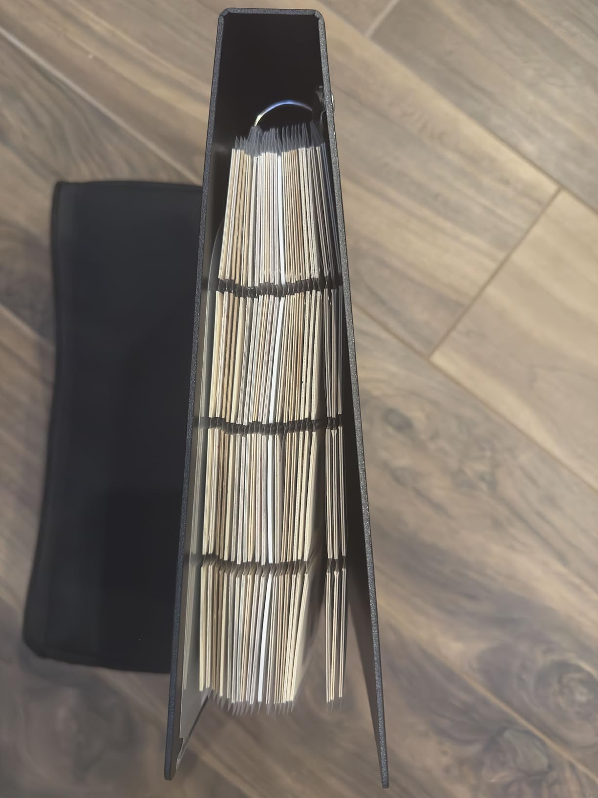 Protective Photo Slide Storage Box Set - 50 Pages Acid Free Protector 3 Ring Pocket Binder With Plastic Sleeves - Holds 20 35mm Slides Each Page - Presentation Book for Organizing customer photo 1