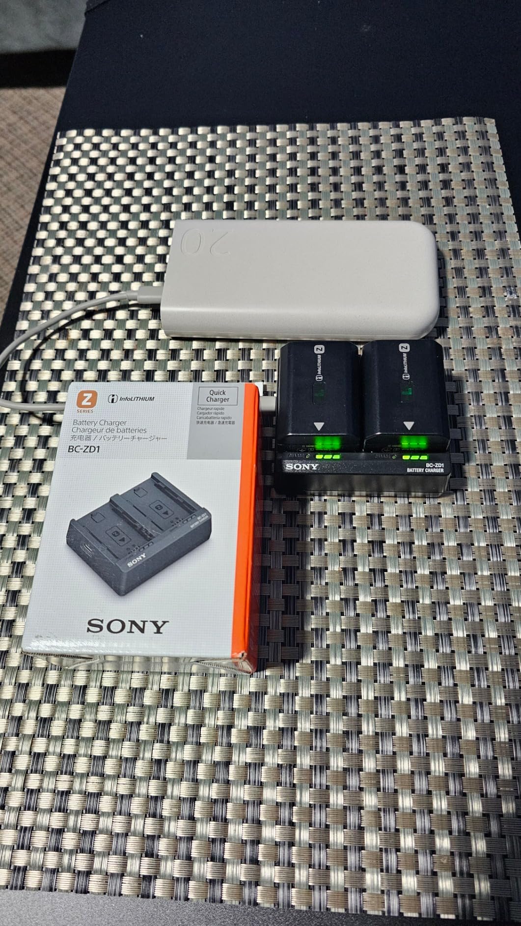 Sony BC-ZD1 Battery Charger for NP-FZ100 Batteries with USB Power Delivery (PD) Support customer photo 2