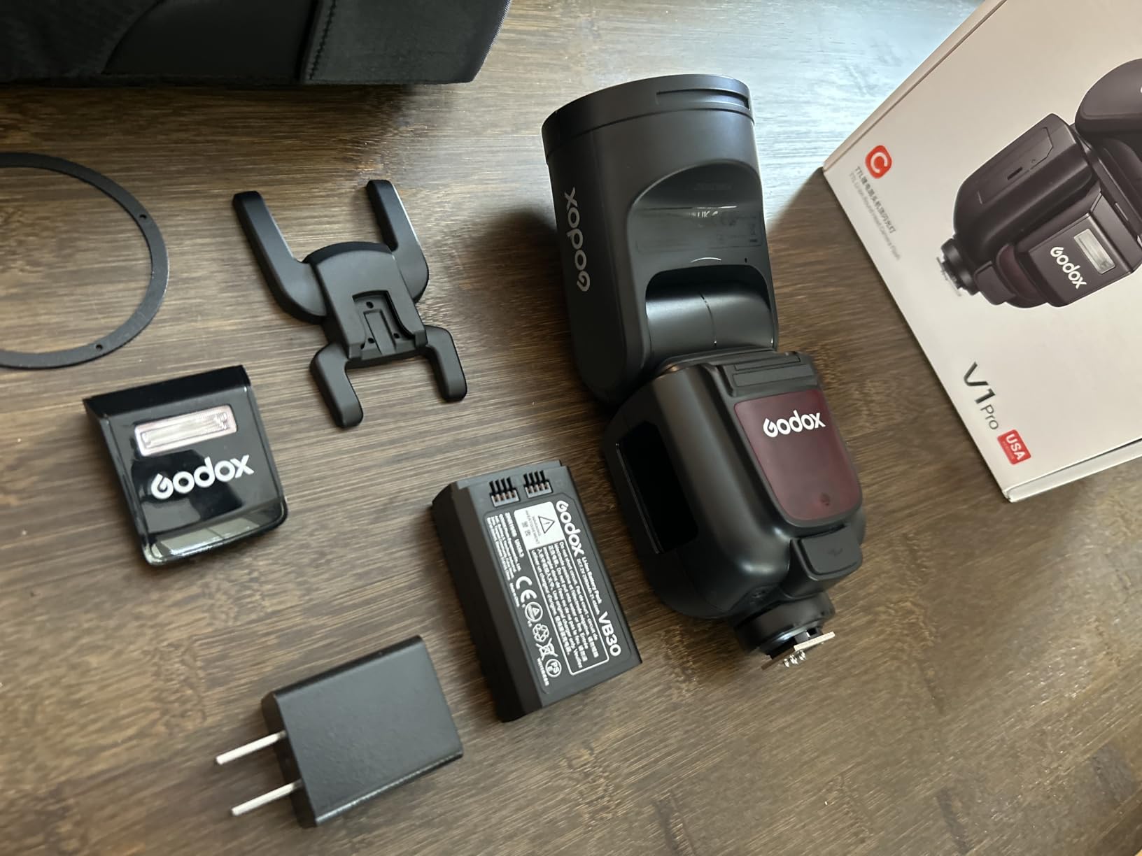 Godox V1 Pro C V1Pro-C Camera Flash for Canon Camera Flash Speedlite | 76Ws 2.4G TTL 1/8000 HSS, 500 Full Power Flashes, 1.3s Recycle Time, LED Modeling Lamp (USA Version) customer photo 1