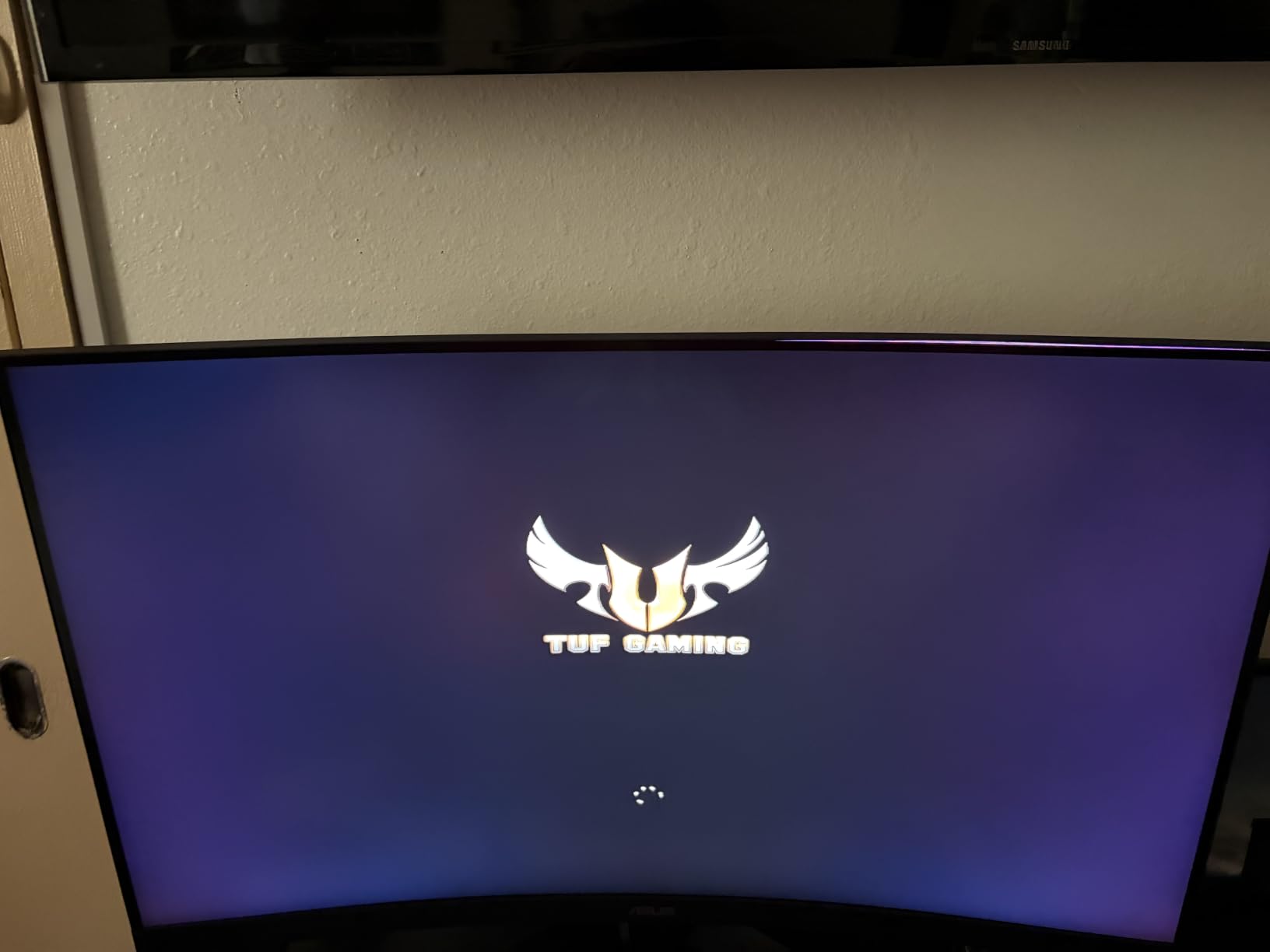 ASUS TUF Gaming VG32WQ3B 32 Inch 1440p 180Hz HDR Curved Gaming Monitor customer photo 1