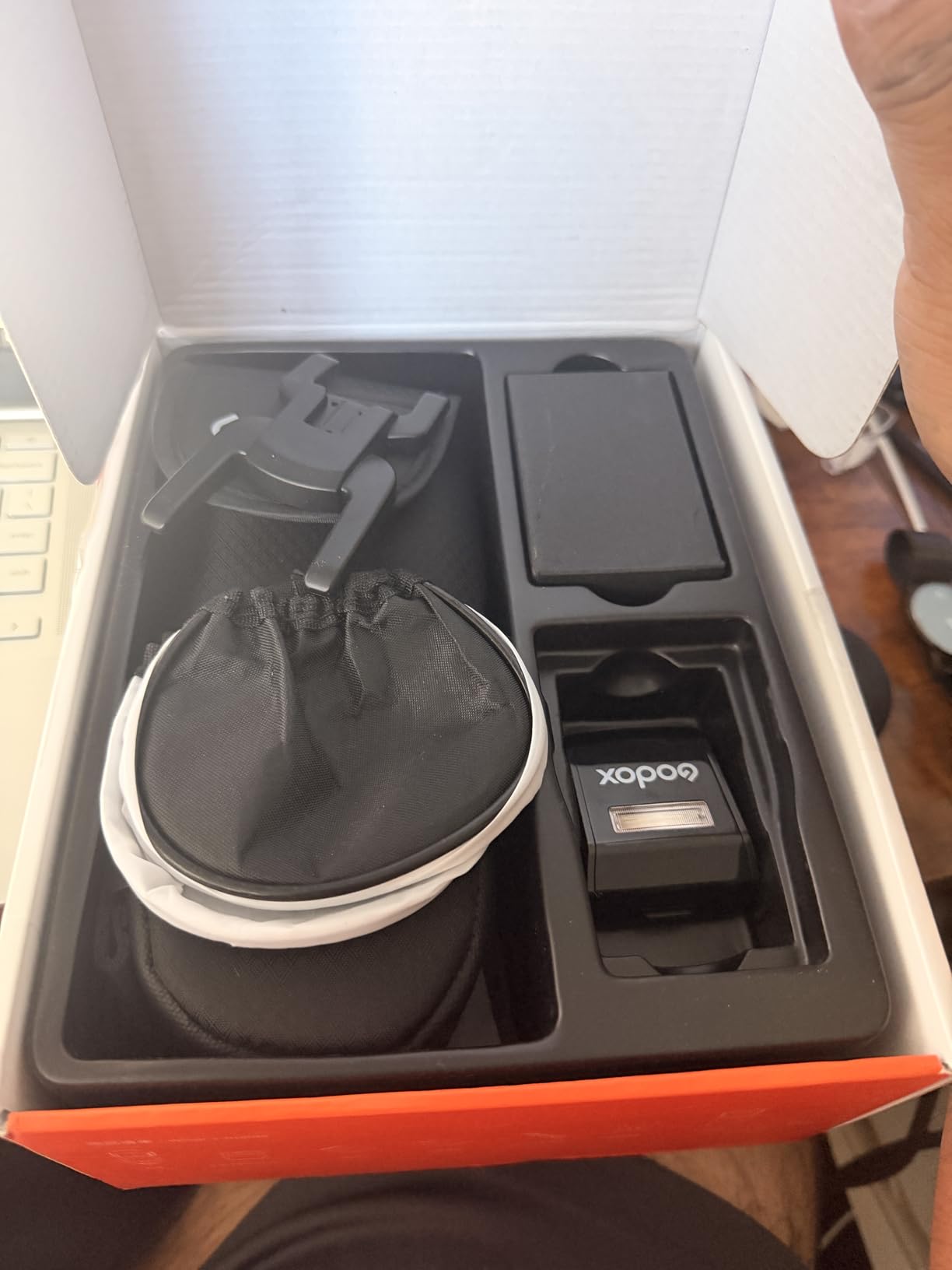 GODOX V100C USA Flash V100-C U 100W Round Head Touch Screen Flash for Canon, 2.4G Wireless with External Flashes and Global Shutter Flashes Sync 1/80000s, Built-in Li-ion Battery (USA Version) customer photo 1
