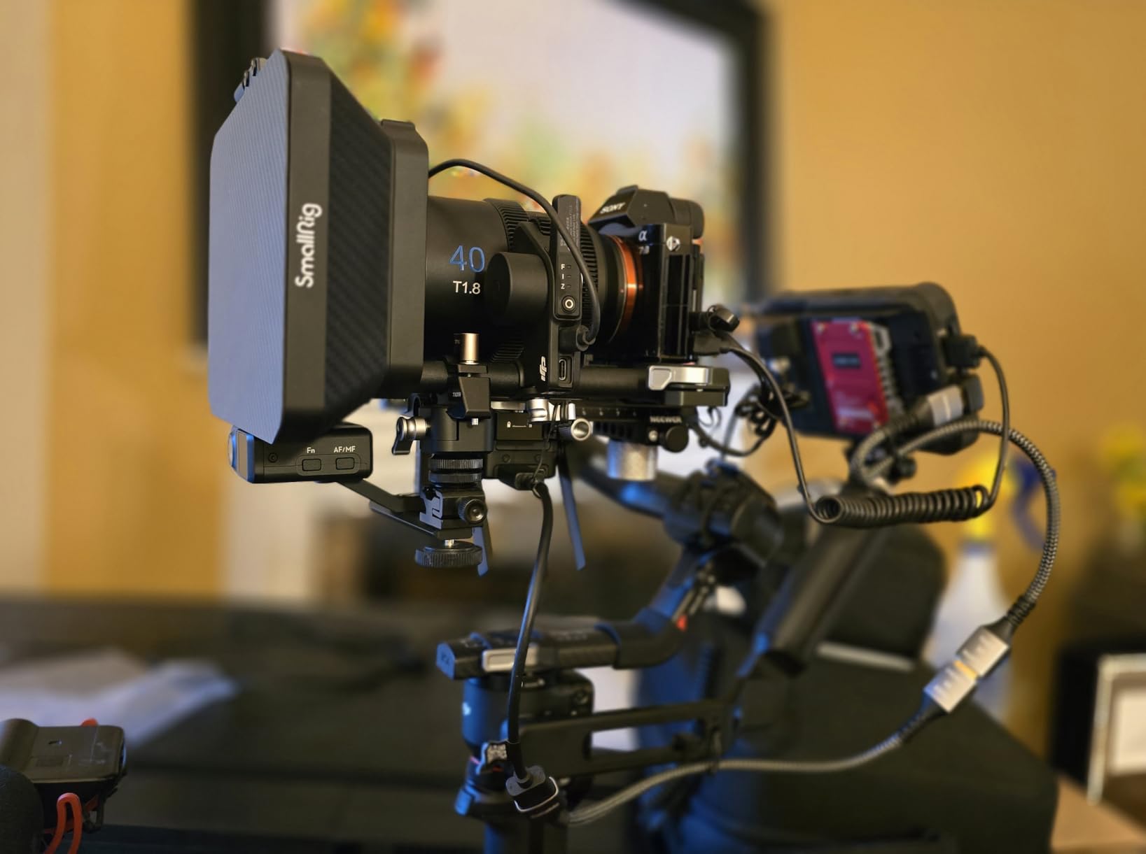 SIRUI 40mm T1.8 1.33x S35 Auto Focus Anamorphic E Mount Cine Lens, Blue Flare customer photo 1