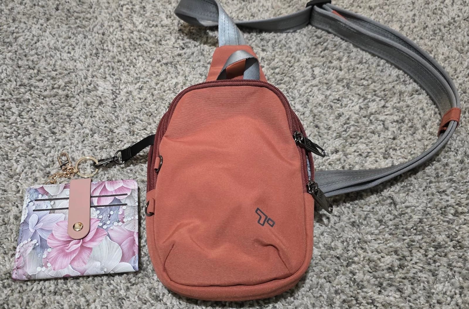 Anti-Theft The Voyages Compact Sling customer photo 1