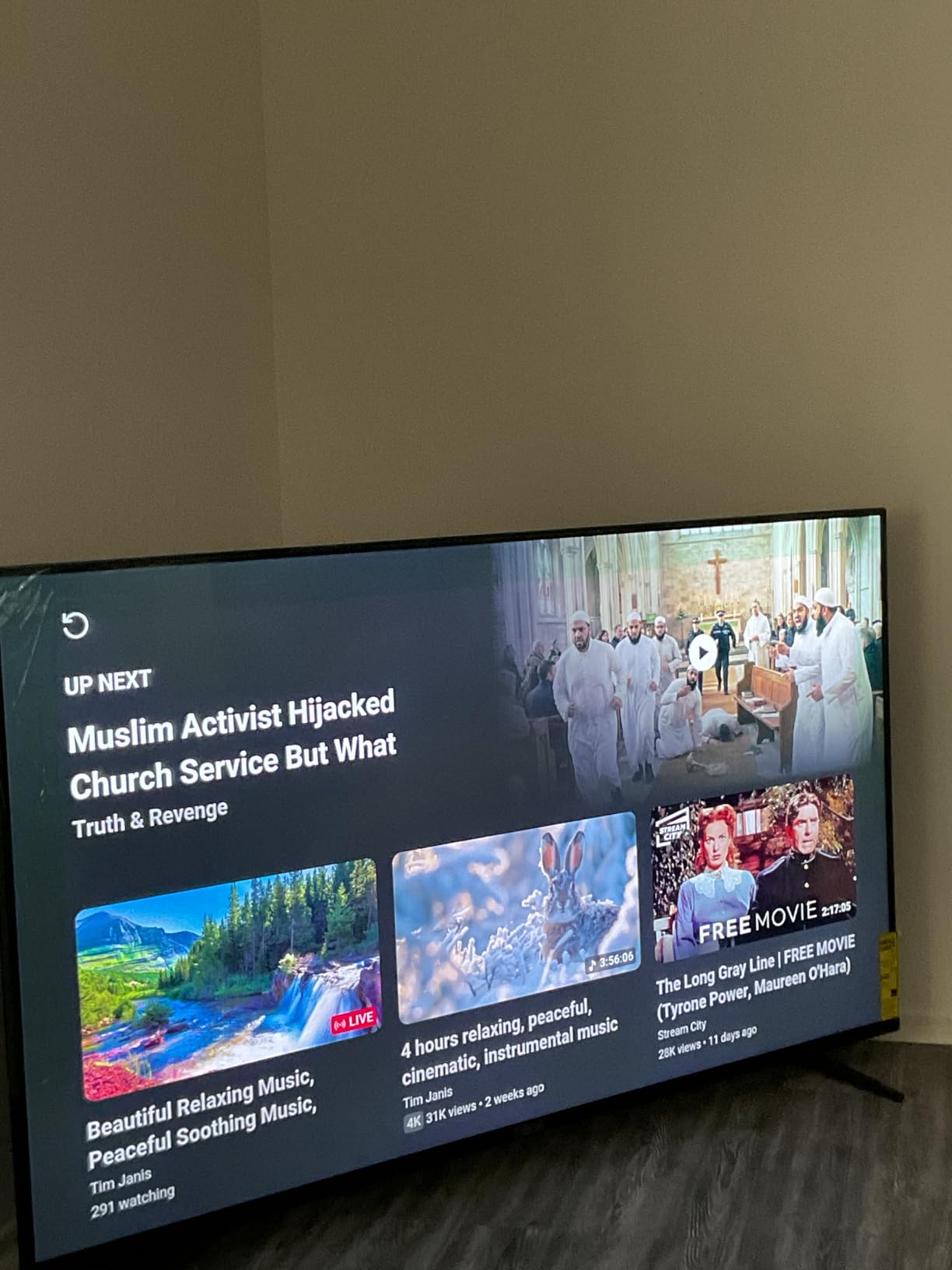 Roku 75-Inch Pro Series Smart TV - 4K QLED Mini-LED TV - RokuTV | Flat Screen Television with 120Hz Refresh Rate & Dolby Vision IQ, Live News, Sports, Entertainment - Backlit Voice Remote Pro customer photo 2