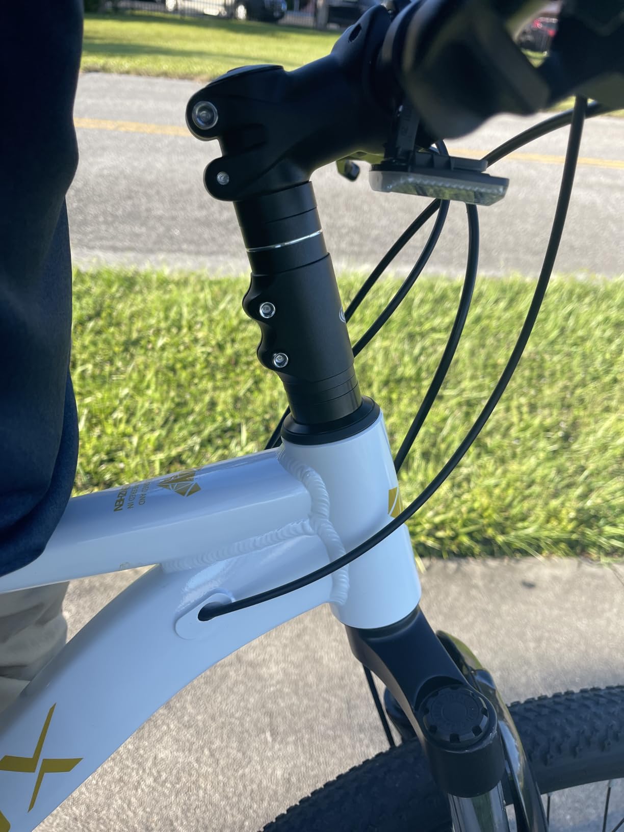 TRIFOX 26 Inch Aluminum Mountain Bike with Shimano 21-Speed,Aircraft-Grade Aluminum Frame,Dual Disc Brakes,15/17 Inch Internal Cable Routing Frame for Men Women Boys Girls customer photo 1