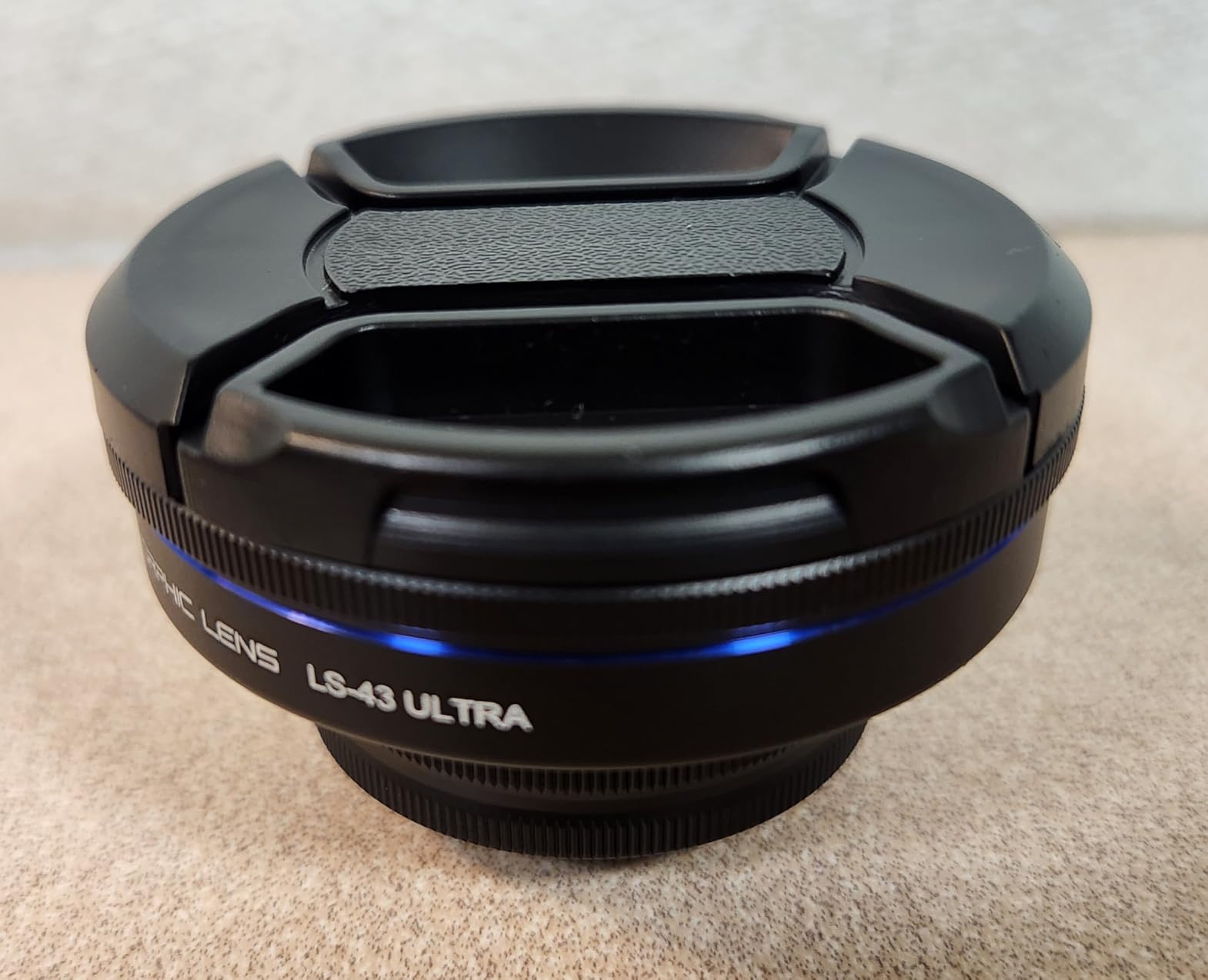 NEEWER 1.55x Blue Anamorphic Lens Compatible with iPhone Android Samsung, Phone Camera Accessories with 17mm Threaded Lens Clip & 58mm Filter Adapter Ring, Cinematic Wide Screen Effect, LS-43 Ultra customer photo 2