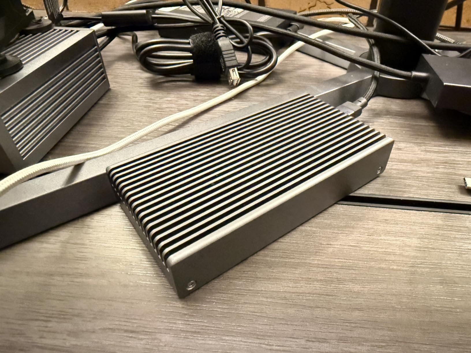 CalDigit TS5 PLUS - Thunderbolt 5 Dock - 20 Port, 10Gb Ethernet, 140W dedicated host Charging, TBT-5 x 3, USB 10Gb/s x10, Dual USB Controllers, Up to Two 8K 60Hz Displays, 1.0m Braided Cable, 330W PSU customer photo 1