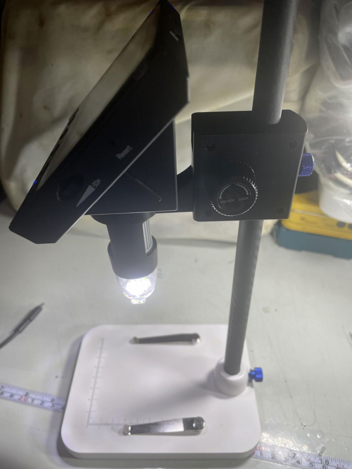 Elikliv EDM4C Coin Microscope with Scale, 4.3