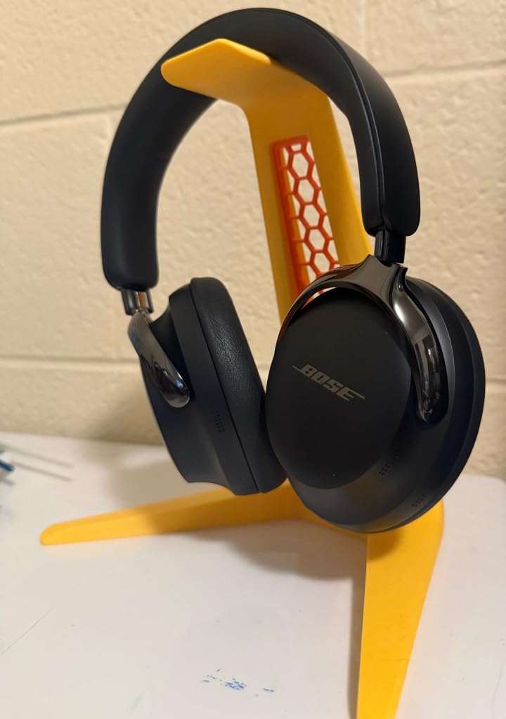Bose QuietComfort Ultra Bluetooth Headphones (2nd Gen), Wireless Headphones with Spatial Audio, Over Ear Noise Cancelling with Mic, Up to 30 Hours of Play time, Black customer photo 1