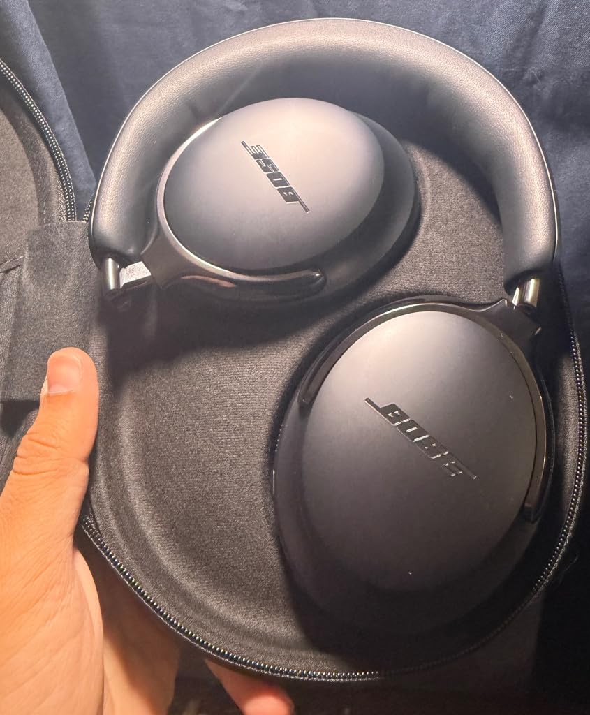 Bose QuietComfort Ultra Bluetooth Headphones (2nd Gen), Wireless Headphones with Spatial Audio, Over Ear Noise Cancelling with Mic, Up to 30 Hours of Play time, Black customer photo 2