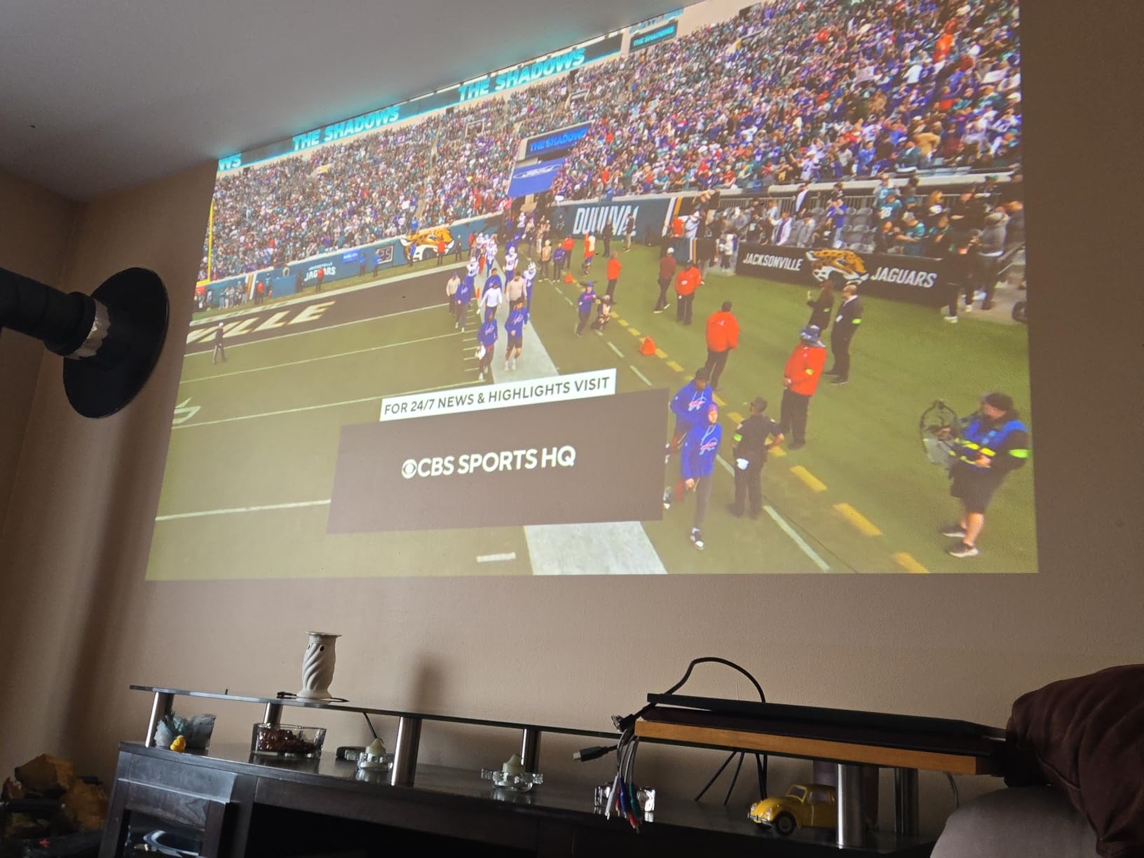 Epson Home Cinema 980 3-Chip 3LCD 1080p Movie Projector | 4000 Lumens Color and White Brightness, Built-In Speaker, Auto Picture Skew, 16000:1 Contrast, 2 HDMI Ports customer photo 1