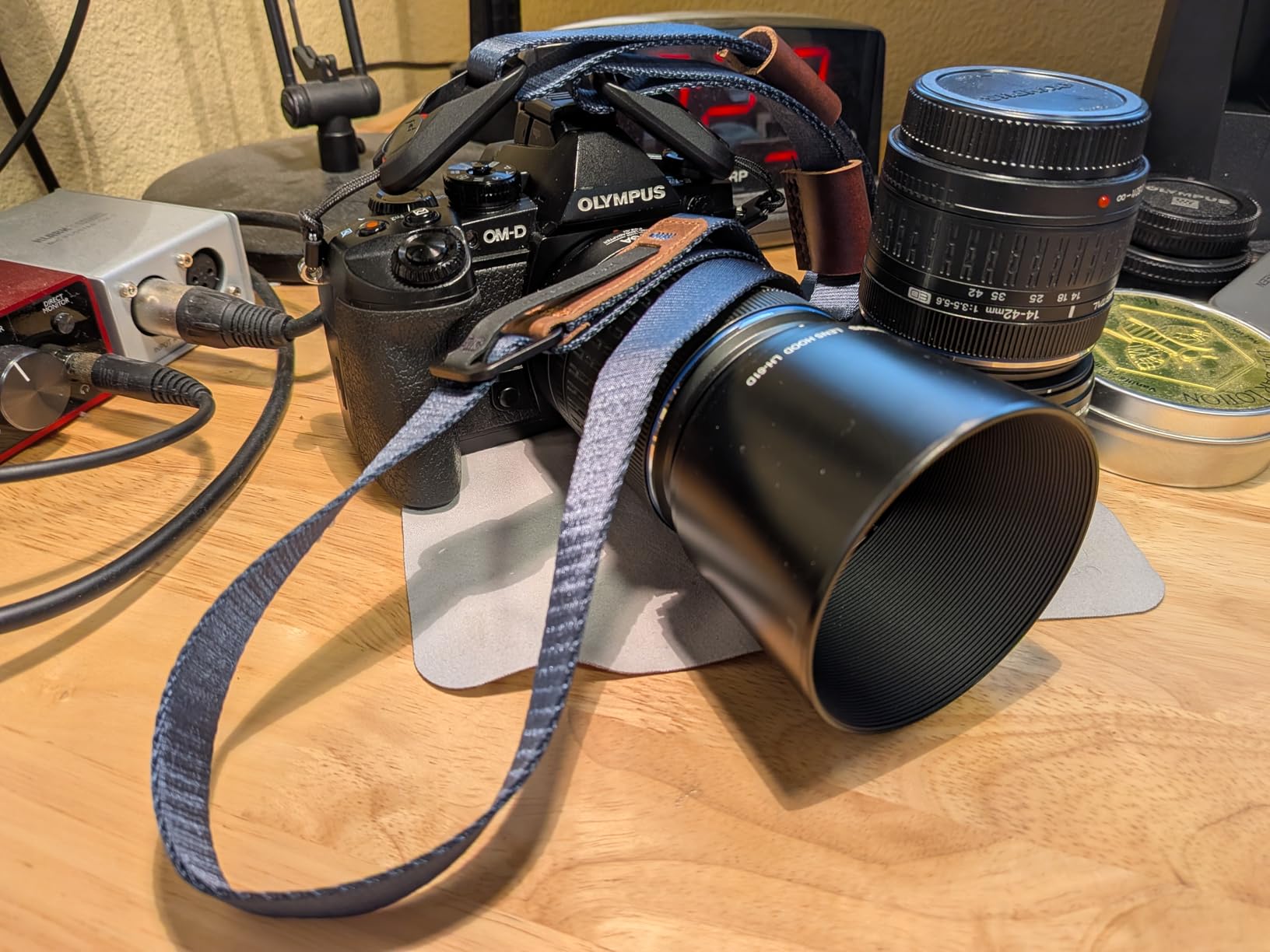 Peak Design Leash Camera Strap - Configurable as a Sling, Neck, Shoulder Strap or Safety Tether, Adjustable, Compact customer photo 2