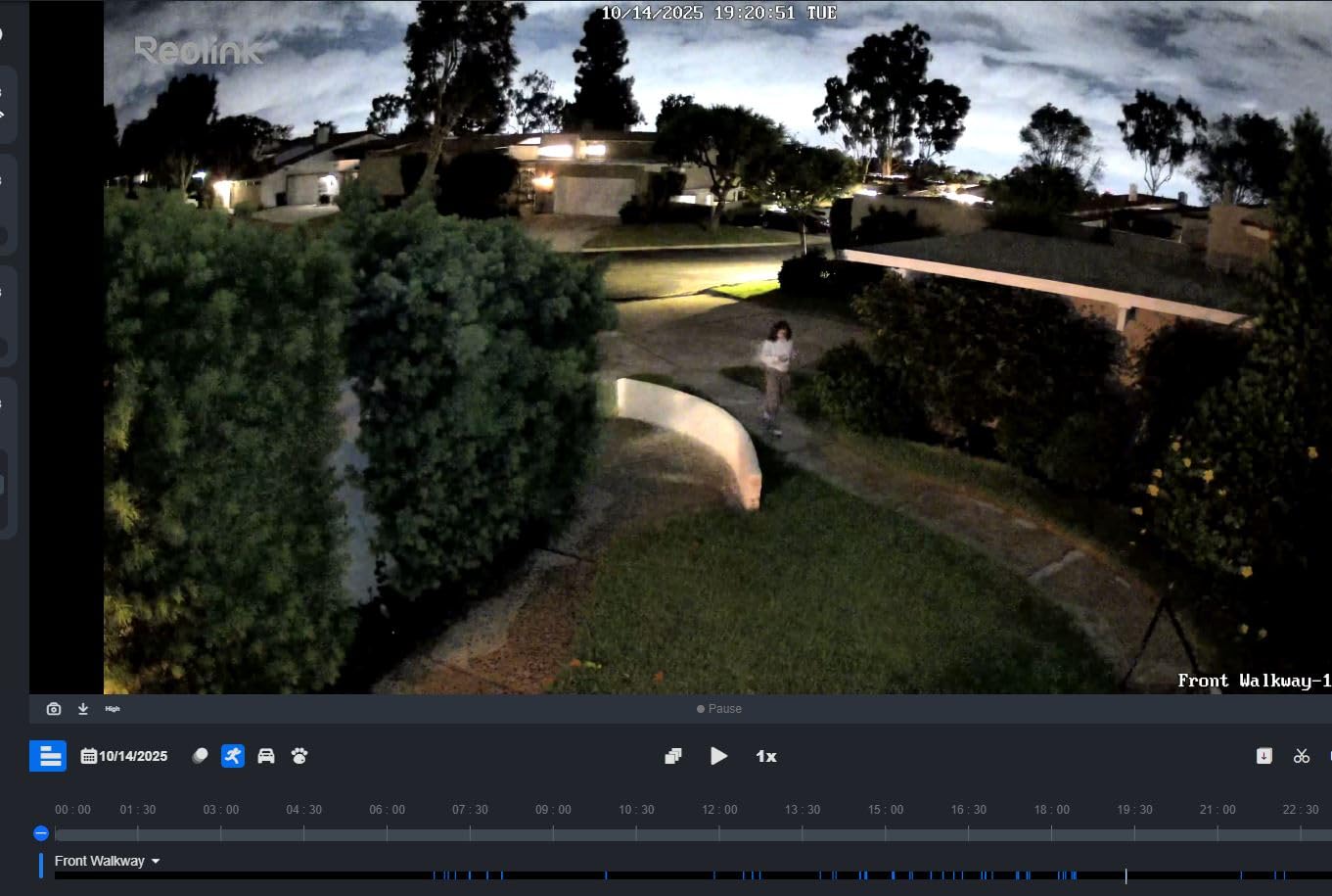 REOLINK TrackMix PoE Grey Dual-Lens PTZ Security Camera 6X Hybrid Zoom | 4K 355° Pan & 90° Tilt Auto Tracking, Smart Detection, 24/7 Recording, Color & IR Night Vision, Up to 512GB microSD Card customer photo 2