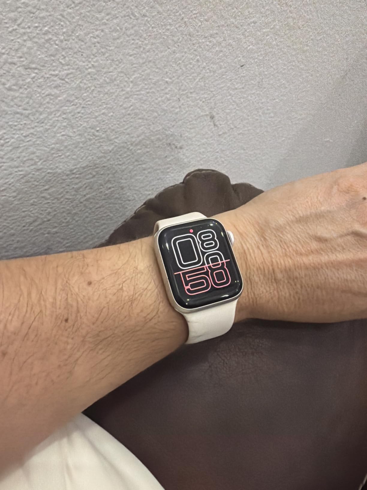 Apple Watch SE 3 [GPS 40mm] Smartwatch with Starlight Aluminum Case with Starlight Sport Band - S/M. Fitness and Sleep Trackers, Heart Rate Monitor, Always-On Display, Water Resistant customer photo 2