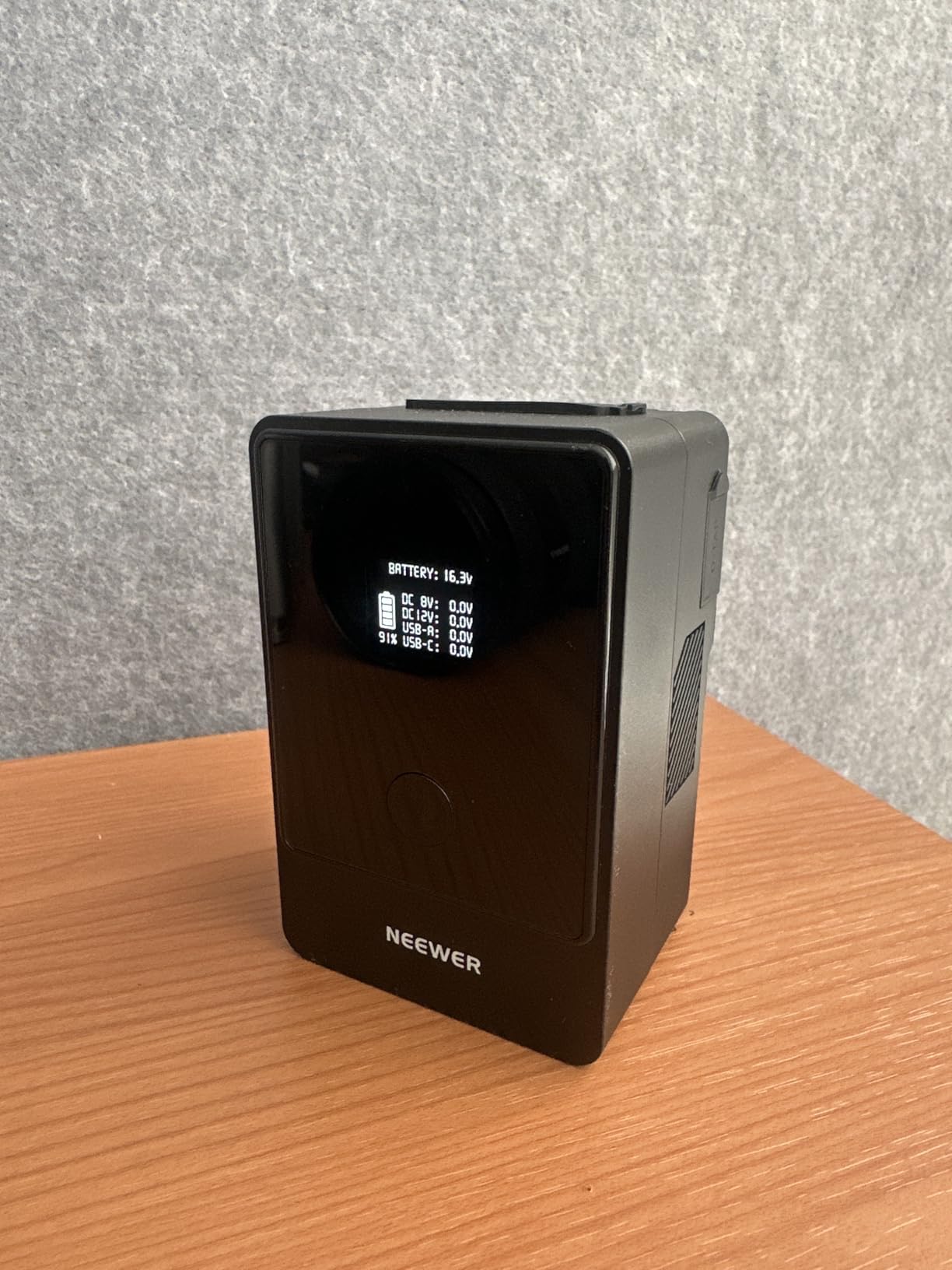NEEWER Mini V Mount Battery, 6800mAh 99Wh V Lock Battery, PD65W Fast Charging / D-Tap / BP / USB-A / Dual DC Port / OLED Display for Camcorder Video Camera Compatible with SmallRig BMPCC 4K 6K, PS099E customer photo 2