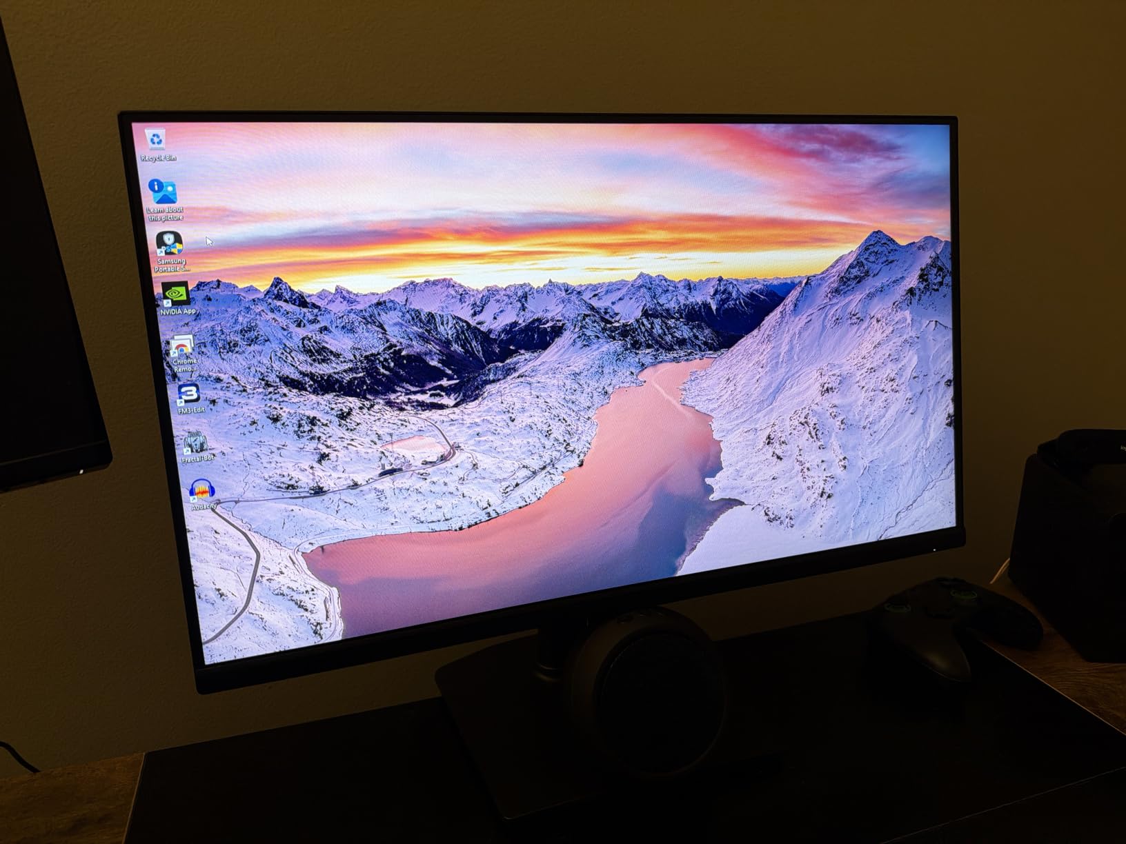 KTC 27 Inch 4K Gaming Monitor, UHD 160Hz 3840x2160 Fast IPS Compute Monitor | Adaptive Sync, HDR400, Height Pivot Swivel Tilt Adjustable Vertical Monitor, HDMI DisplayPort, U27T6 customer photo 1