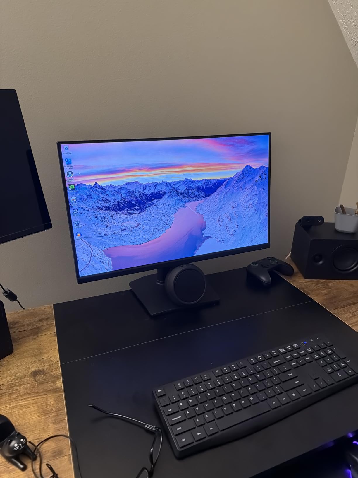 KTC 27 Inch 4K Gaming Monitor, UHD 160Hz 3840x2160 Fast IPS Compute Monitor | Adaptive Sync, HDR400, Height Pivot Swivel Tilt Adjustable Vertical Monitor, HDMI DisplayPort, U27T6 customer photo 2