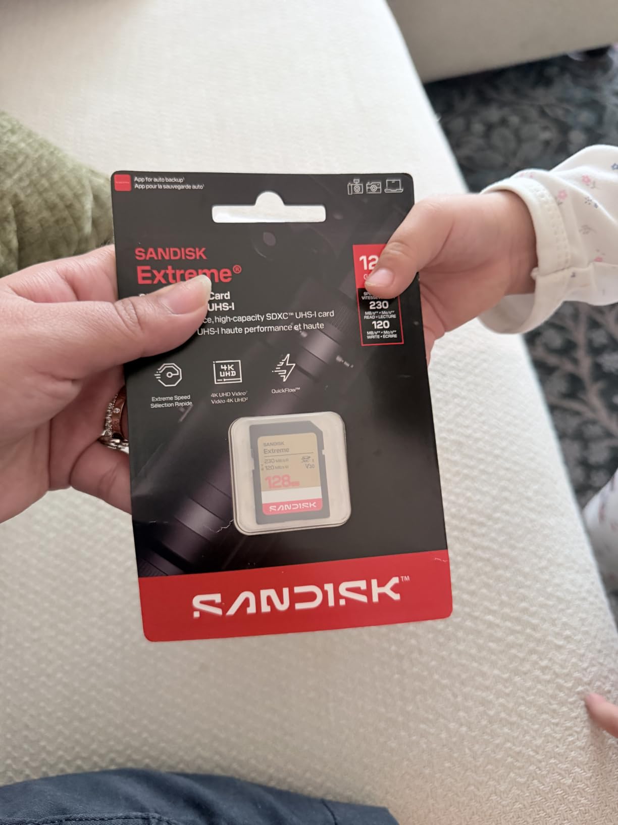 128GB Extreme SD UHS-I Card - Up to 230MB/s Read Speed and 120MB/s Write Speed, 4K UHD Video, U3, V30 customer photo 1