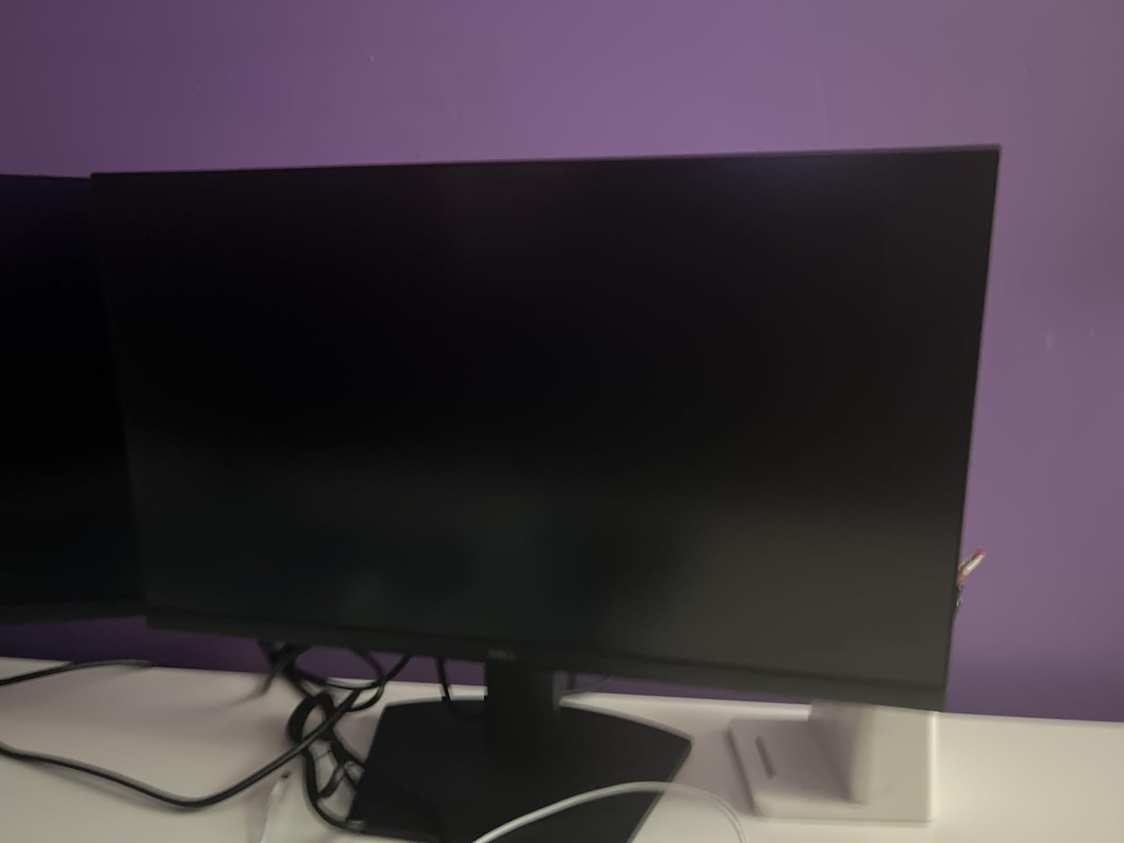 Dell 24 Monitor - SE2426H - 23.8-inch FHD (1920x1080) 144Hz 1ms Display, in-Plane Switching (IPS) Technology, AMD FreeSync, 2X HDMI, Tilt customer photo 1