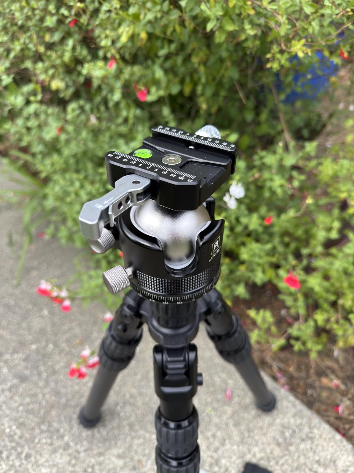 ARTCISE KB55F 55mm Low Profile Ball Head, Lever Release Panoramic Tripod Head, CNC Aluminum, Three Arca Swiss Quick Release Plate, Heavy Duty Camera Mount Max Load 40kg/88lbs customer photo 2