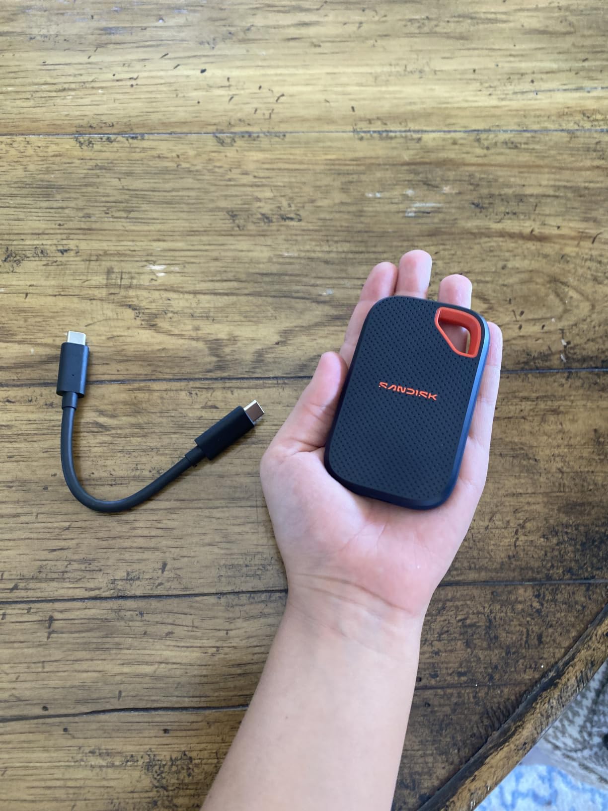 SANDISK 1TB Extreme Portable SSD (New Model) - up to 2000MB/s Transfer speeds, USB Type-C connectivity, Reliable Durability - Black customer photo 1