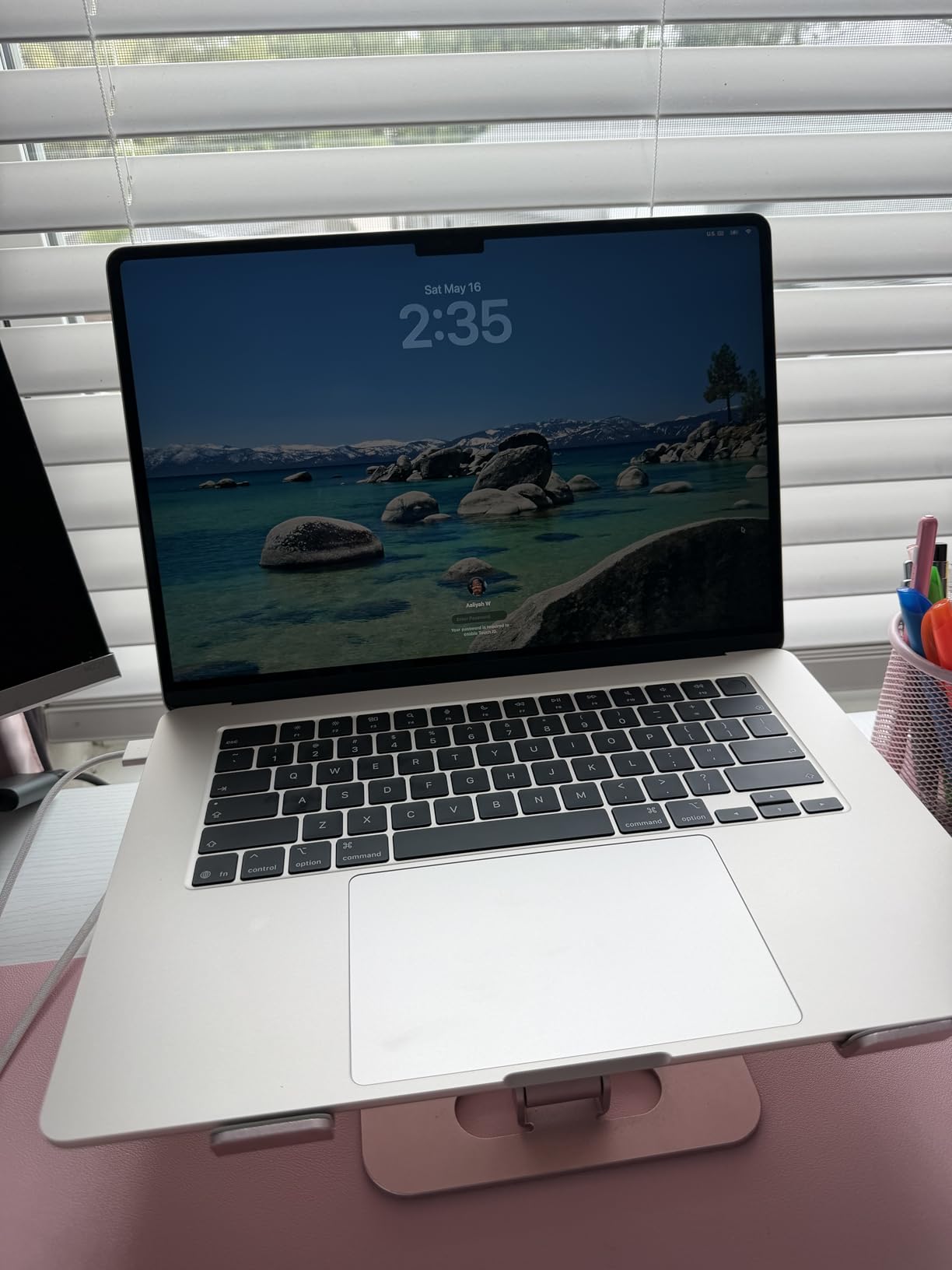 Apple 2026 MacBook Air 15-inch Laptop with M5 chip: Built for AI, 15.3-inch Liquid Retina Display, 16GB Unified Memory, 512GB SSD, 12MP Center Stage Camera, Touch ID, Wi-Fi 7; Midnight customer photo 2