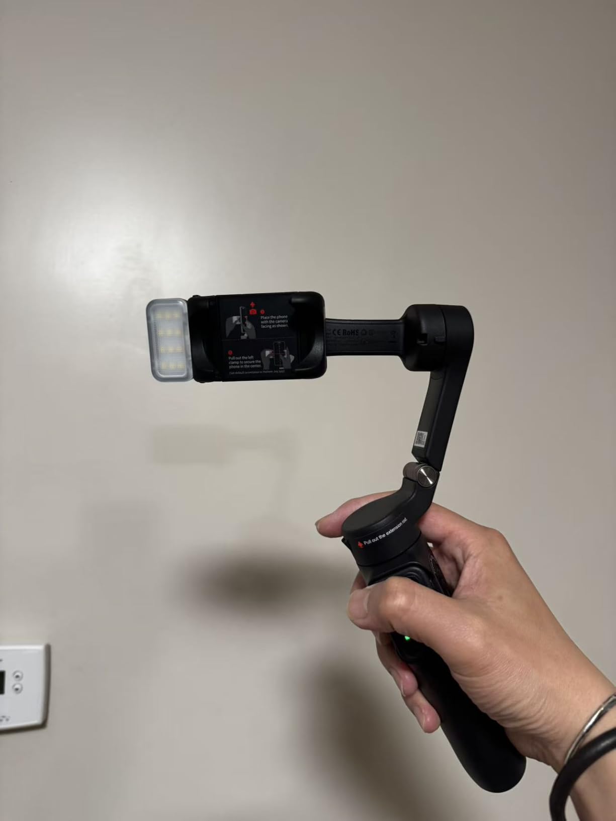 hohem iSteady X3 3-Axis Gimbal Stabilizer for iPhone & Android, Black customer photo 1