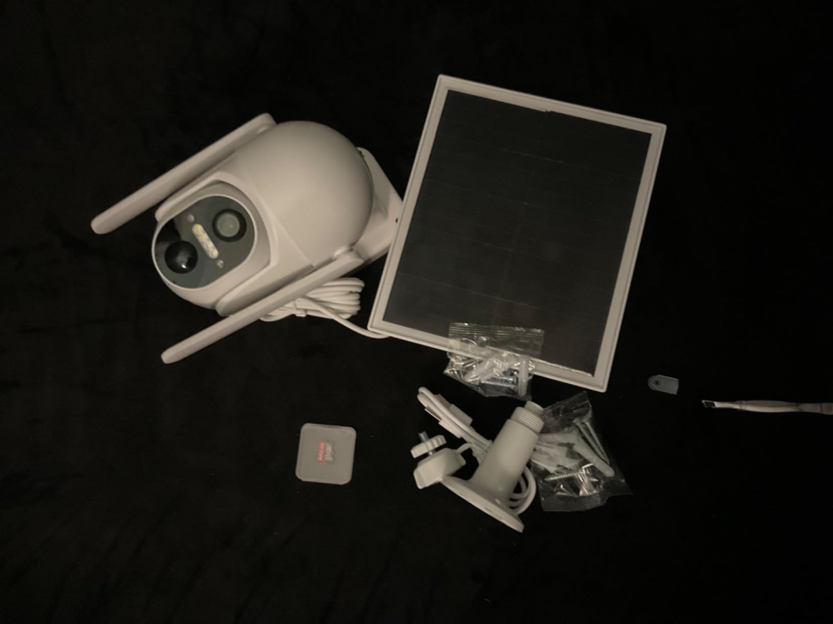 ELYSOO Dual Lens 4G LTE Cellular Security Camera, 2K HD Video, No WiFi Needed, 360° View Camera with Night Vision, Easy to Install, PIR Alarm, Built-in SIM Card(Supports Verizon/AT&T/T-Mobile) - White customer photo 1