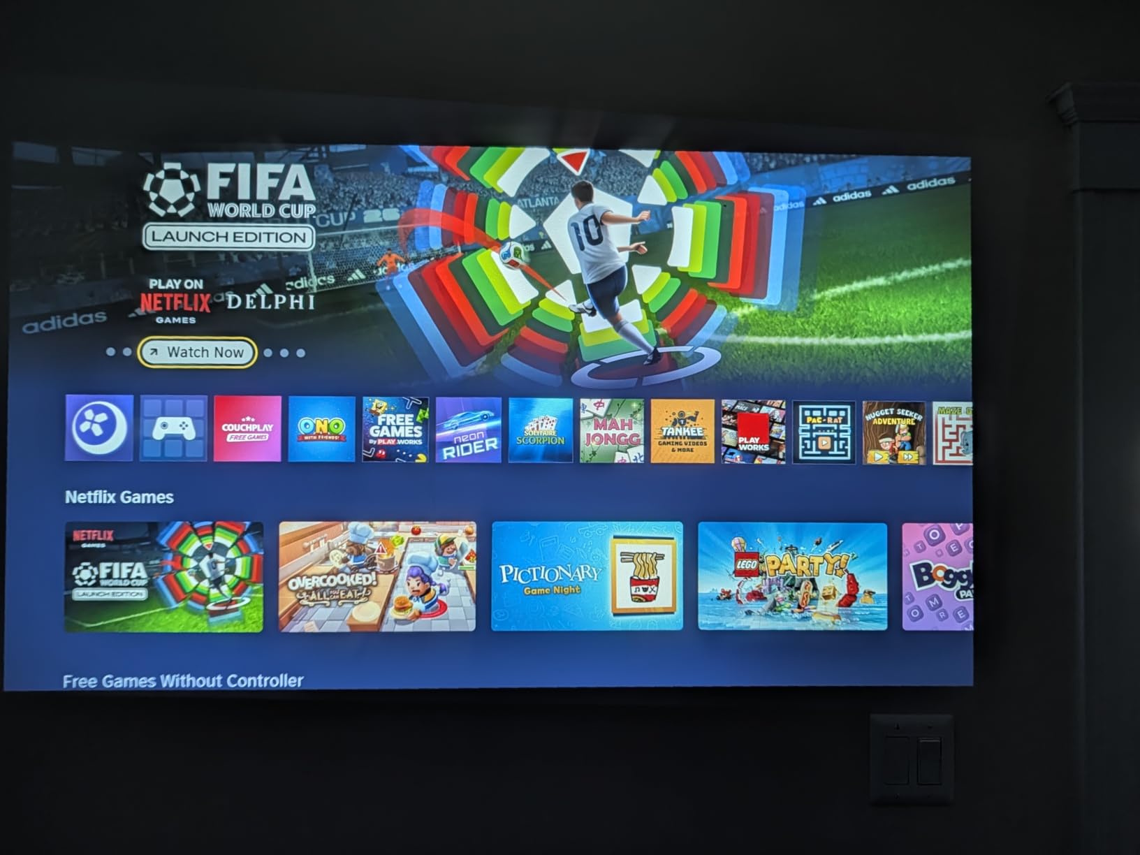 Smart Projector 4K [VIDAA Live TV & 36W Dolby & Voice Control] with WiFi6 and Bluetooth, Short Throw Projector Compatible with Netflix, AI Auto Focus, HDR10, Home Theater Proyector for Outdoor Movies customer photo 1