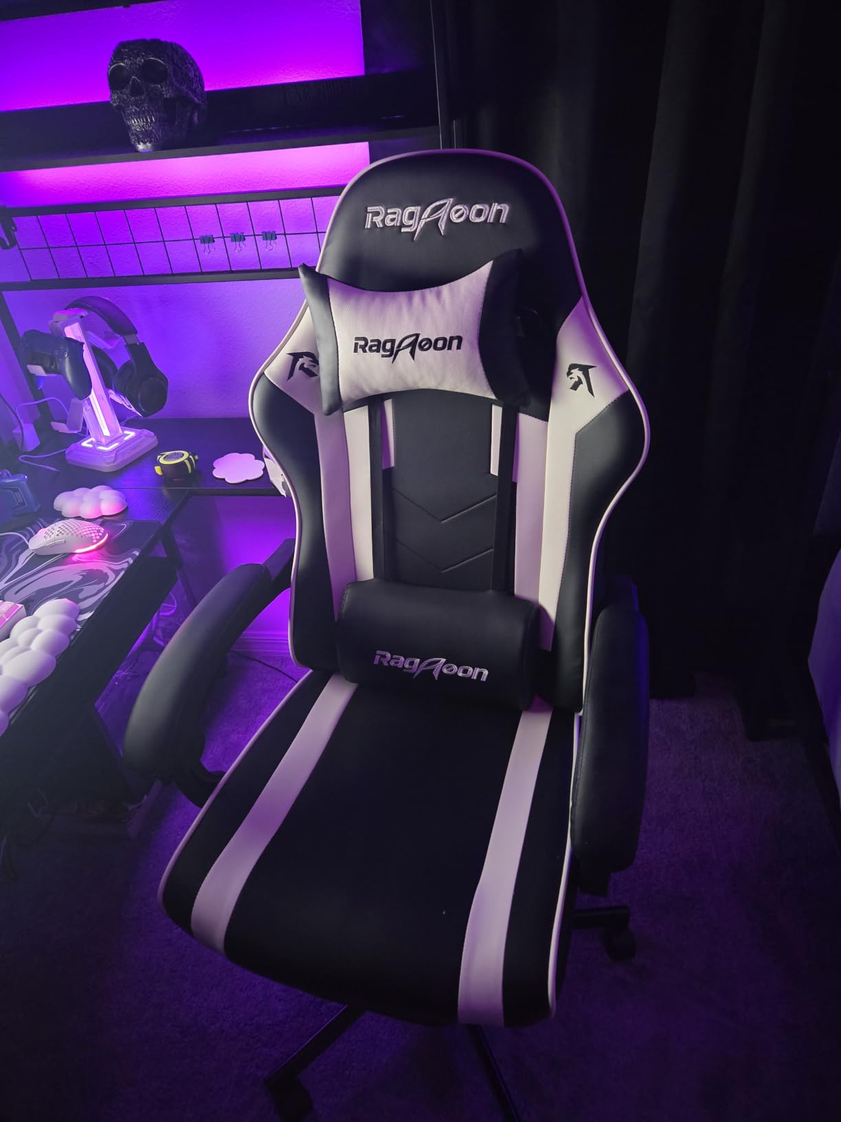 Gaming Chair for Adults Gamer Game Ergonomic PC Chair, 7-Point Support, Pocket Springs & Foam, 51cm Wide Seat, Sync Armrests, 90°-135° Backrest, PU Leather, Black and White, 400lbs Load customer photo 1