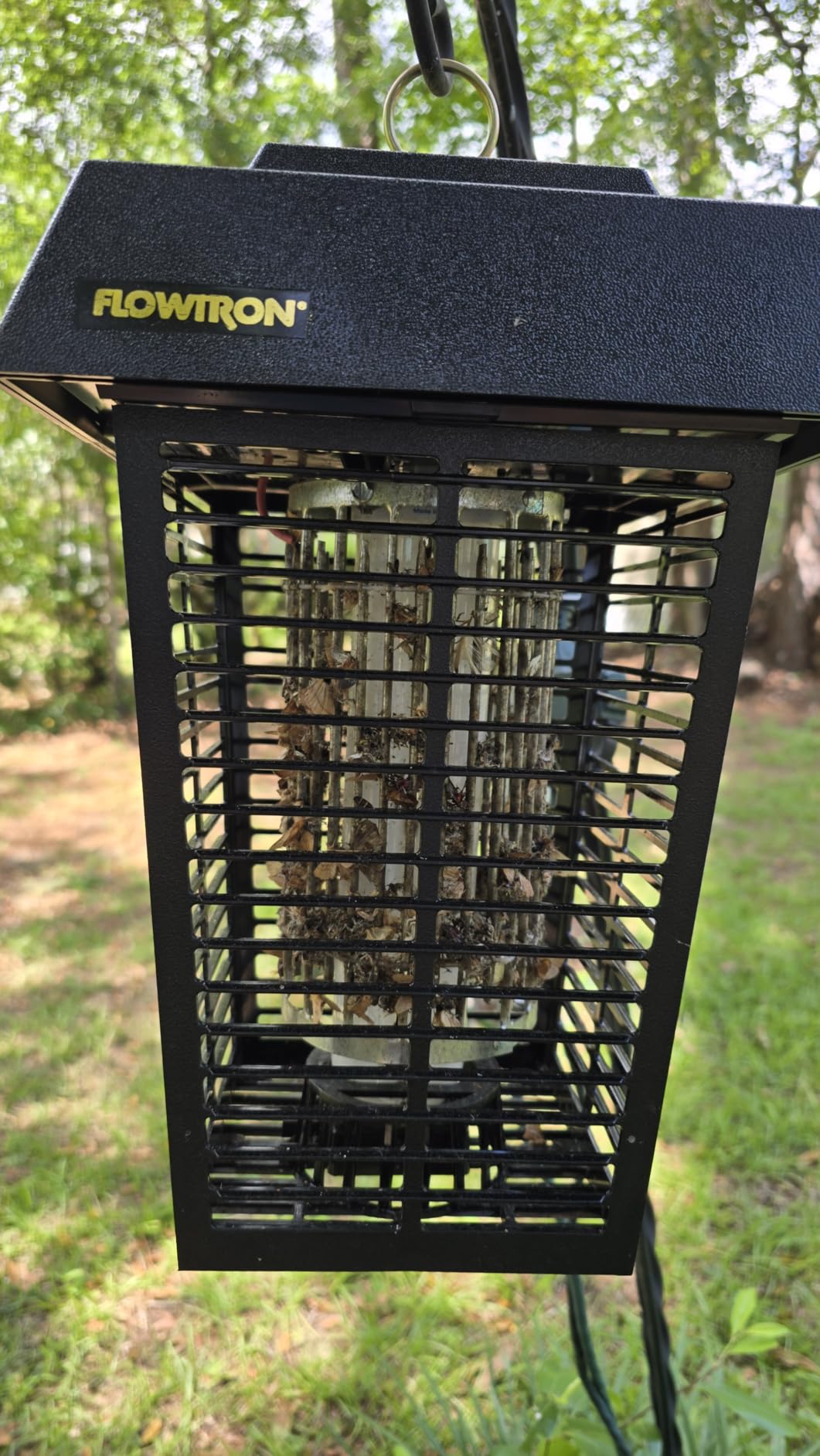 Flowtron Electric Bug Zapper, 1 Acre Outdoor, 40W UV, 5600V Zap, Black customer photo 2