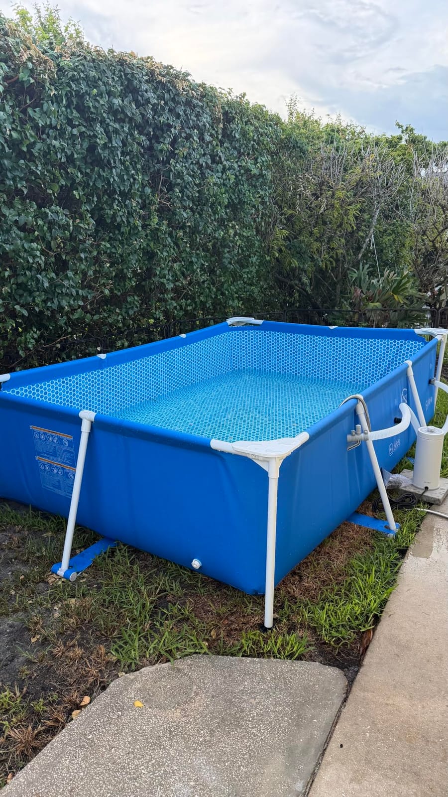 INTEX Metal Frame 14ft 9in x 7ft 3in x 33in Above Ground Swimming Pool customer photo 2