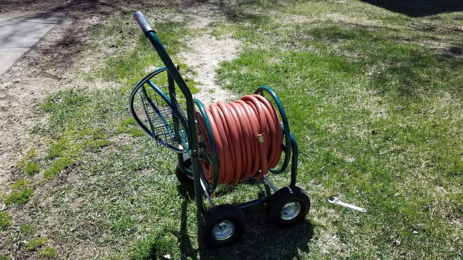 Liberty Garden Products 4 Wheel Hose Reel Cart, Holds up to 350 Feet of 5 to 8 Inch Hose with Basket, Ideal for Backyard, Garden, or Home (Green) customer photo 1