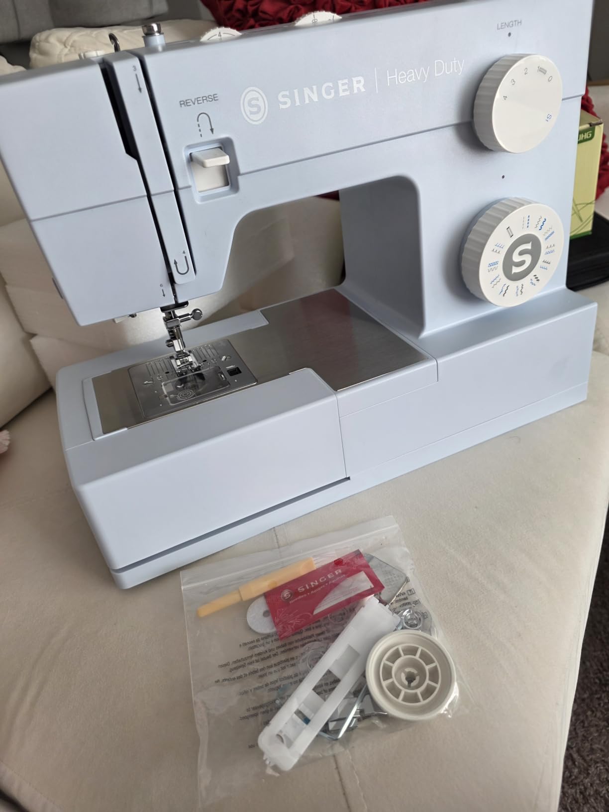 SINGER® 4423 (Grey) High Speed Heavy Duty Sewing Machine with Accessory Kit customer photo 2