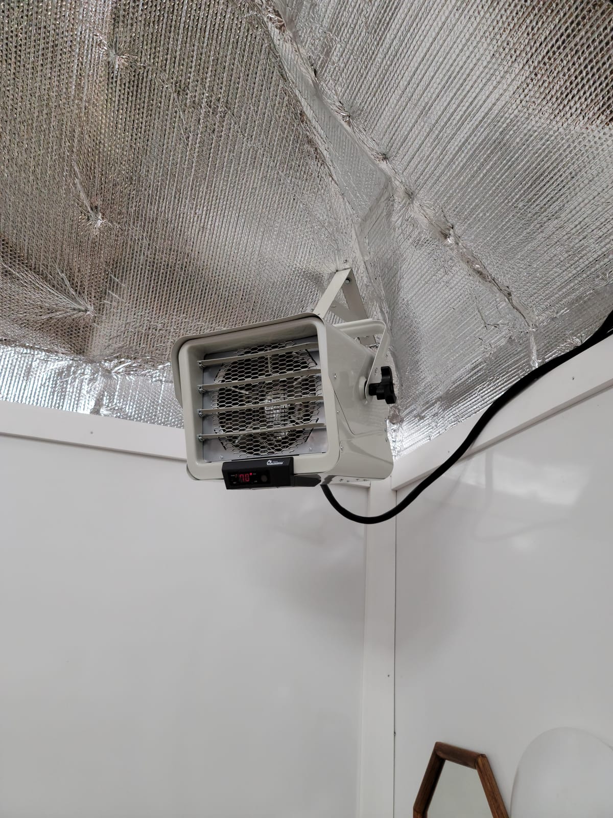 DR. INFRARED HEATER DR-988 240V Electric Industrial Garage, Workshop, Warehouse, Construction Heater, 5600W, Thermostat 37-113 °F, Portable, Wall Ceiling Mount customer photo 1