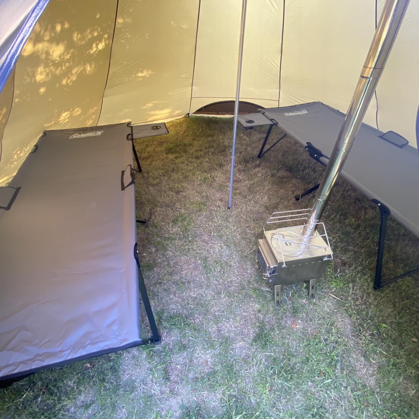 Coleman Pack-Away Big ‘n Tall Camping Cot with Removable Side Table, Extra Wide Cot Fits Adults up to 6ft 6in or 300lbs, Carry Bag Included customer photo 2