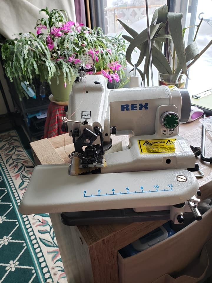 REX RX-518 All Metal Construction Portable Professional Grade Desktop Blindstitch, Cuffs, Failling Slack Bottoms, Hemming Dresses, Skirt and Coat Bottoms, Draperies, Negligees, Undergarments, Lapel Padding, Blouses Sleeves Machine, Gray customer photo 2