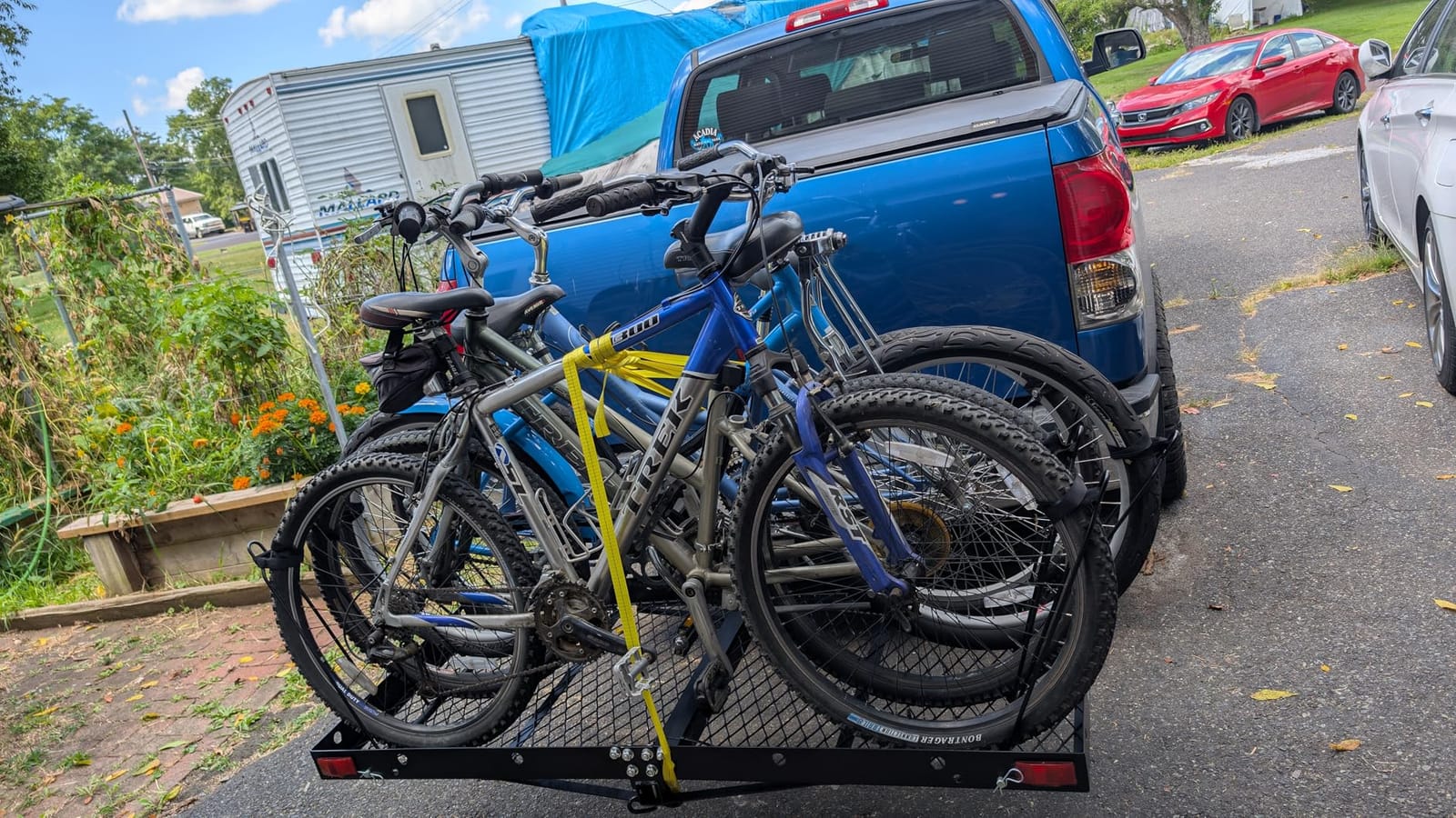 Tow Tuff Hitch Cargo Carrier with Bike Rack, 500 lb Capacity, Black customer photo 2