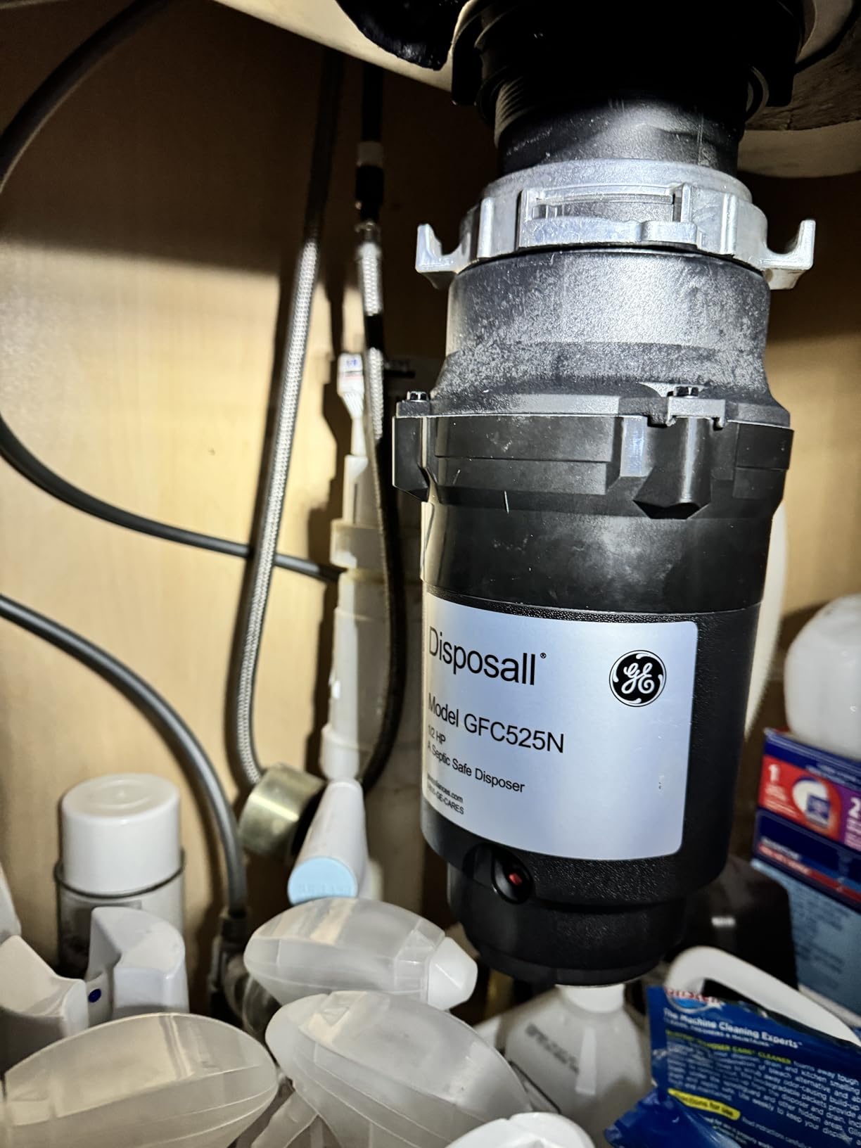 GE Disposall Continuous Feed 1/2 Horsepower Motor Garbage Disposer, Good for Grinding: Cooked Meat, Beans, & Seeds, Easy Install Kit and Power Cord Included, Recommended for 2-4 Person Homes, GFC525N customer photo 2