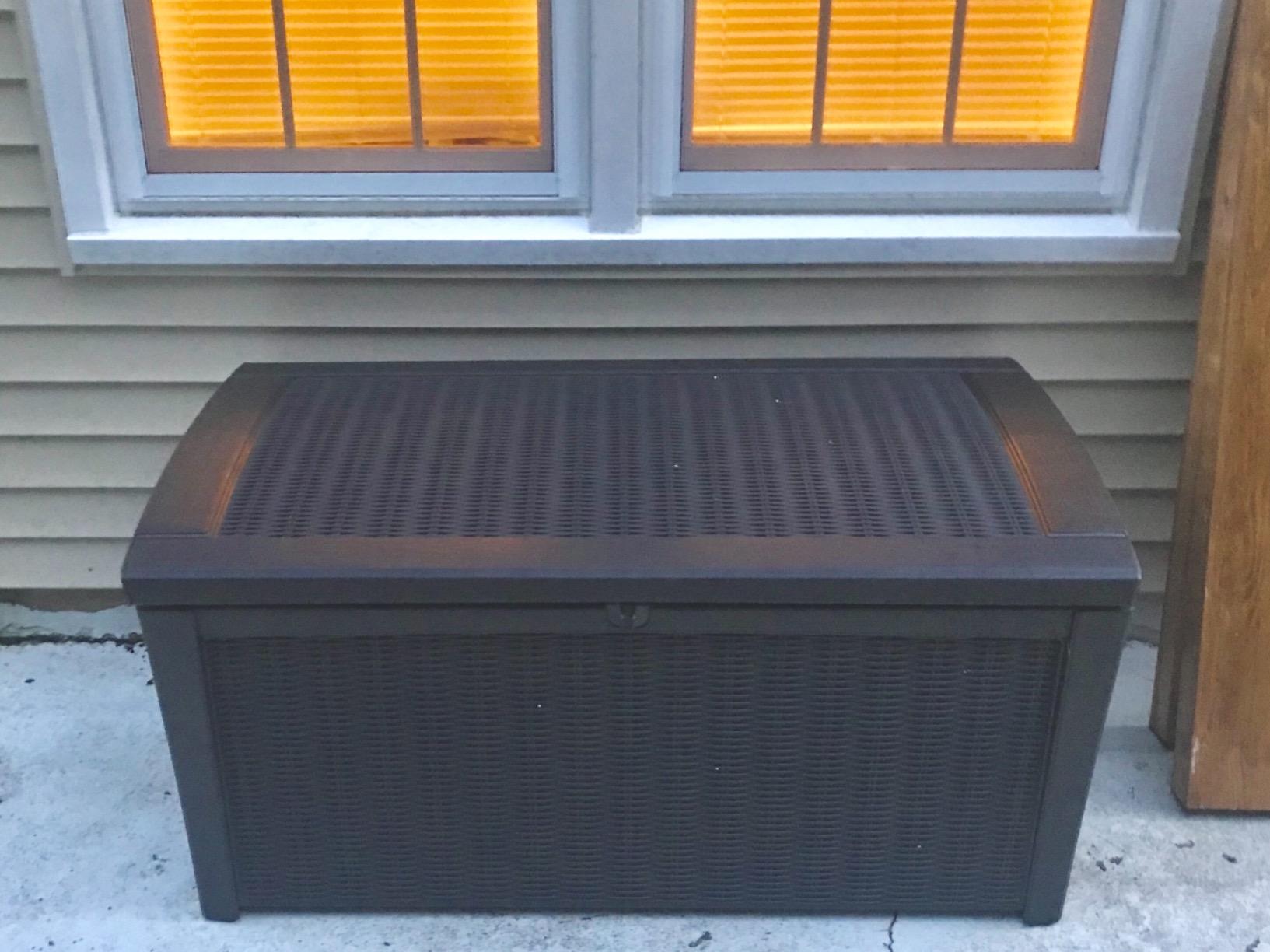Keter Borneo Outdoor Storage Deck Box, 110 Gallon, Grey customer photo 2